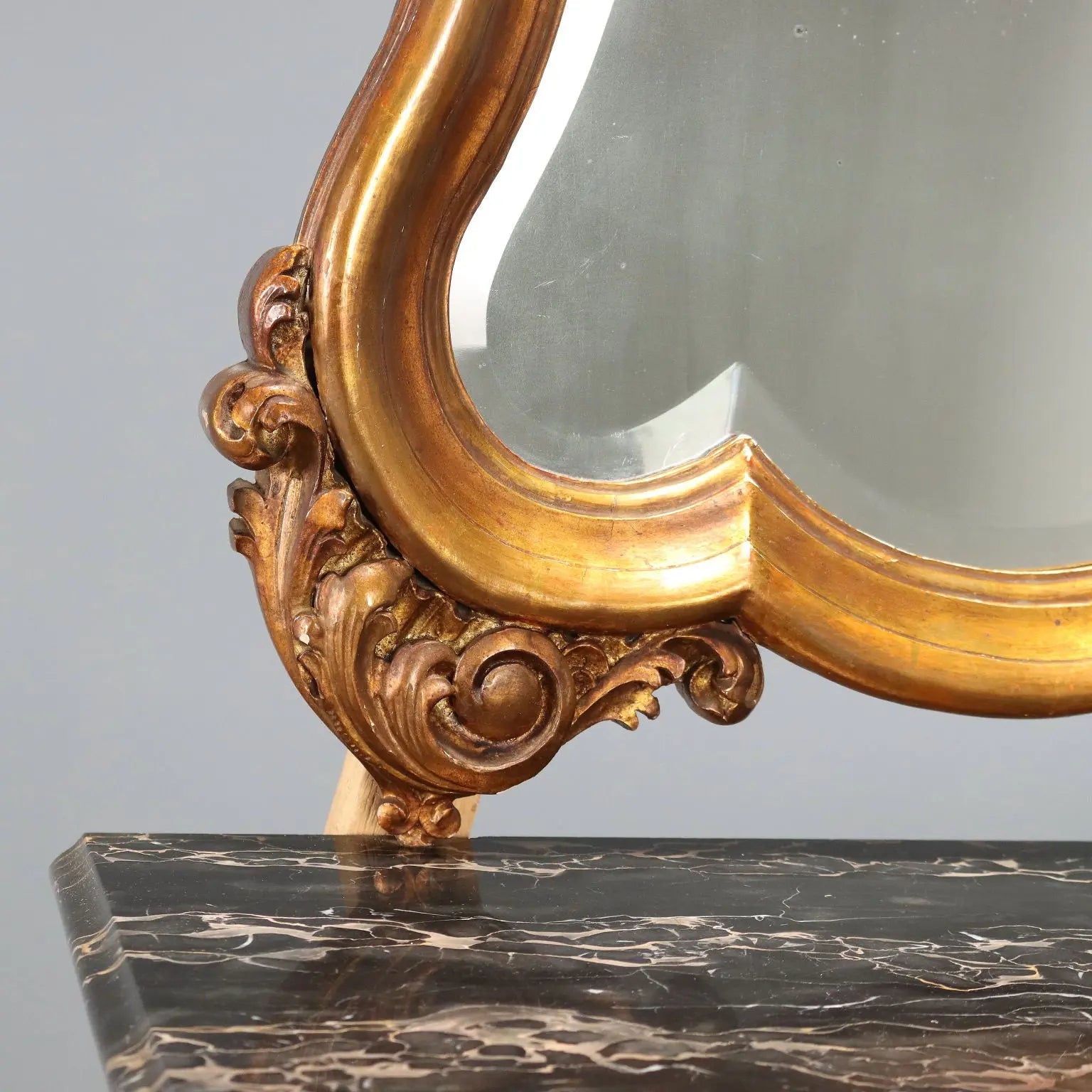 Baroque Walnut Dresser with Mirror - Italy 20th Century