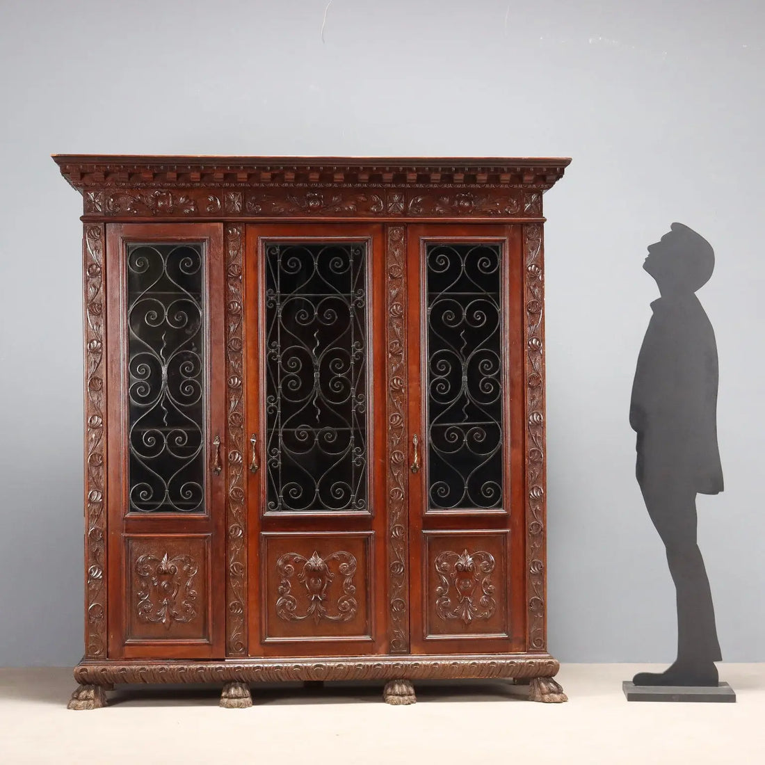 Neo-Renaissance Walnut Bookcase - Early 20th Century Italy