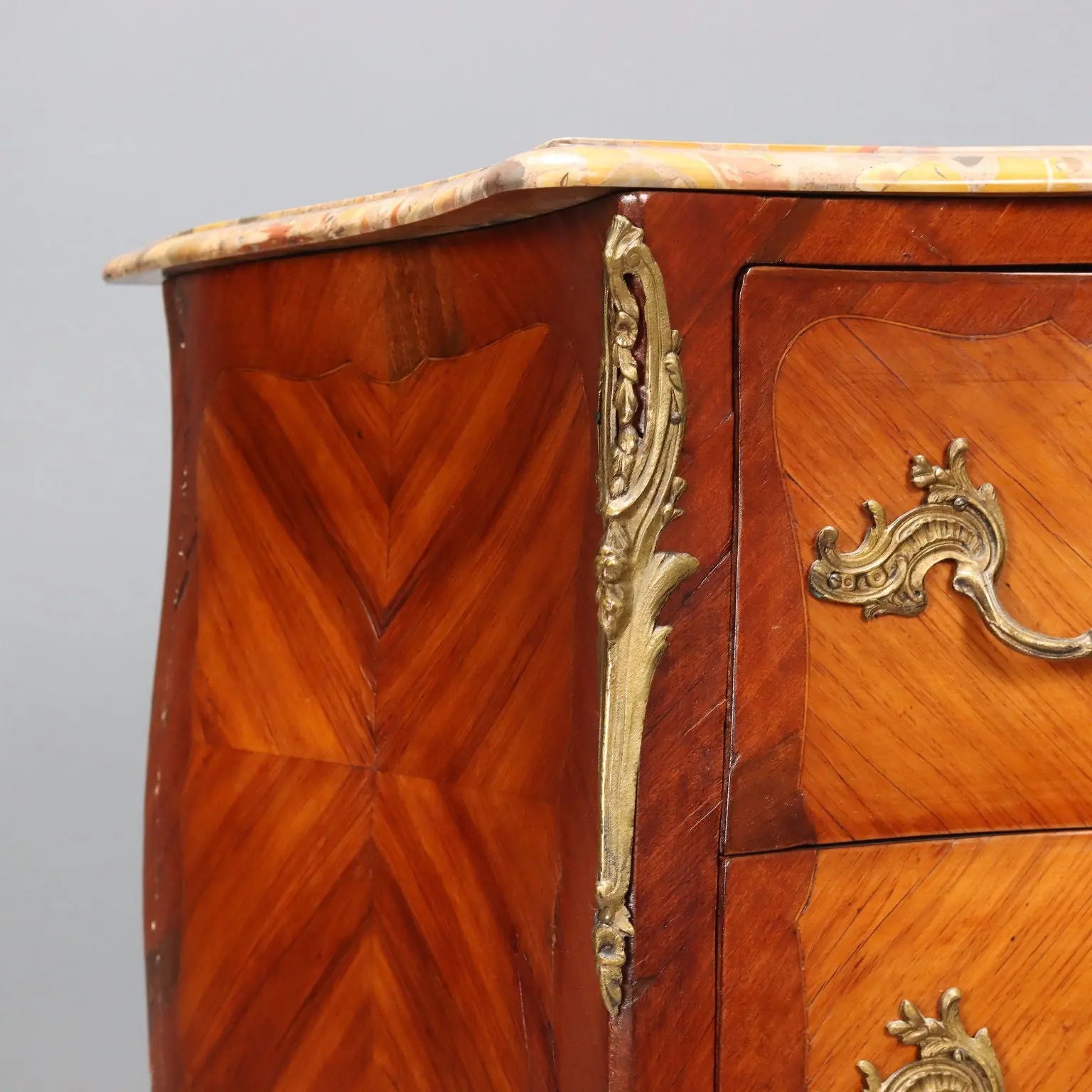 Barocchetto Mahogany Chest with Inlays - 20th Century