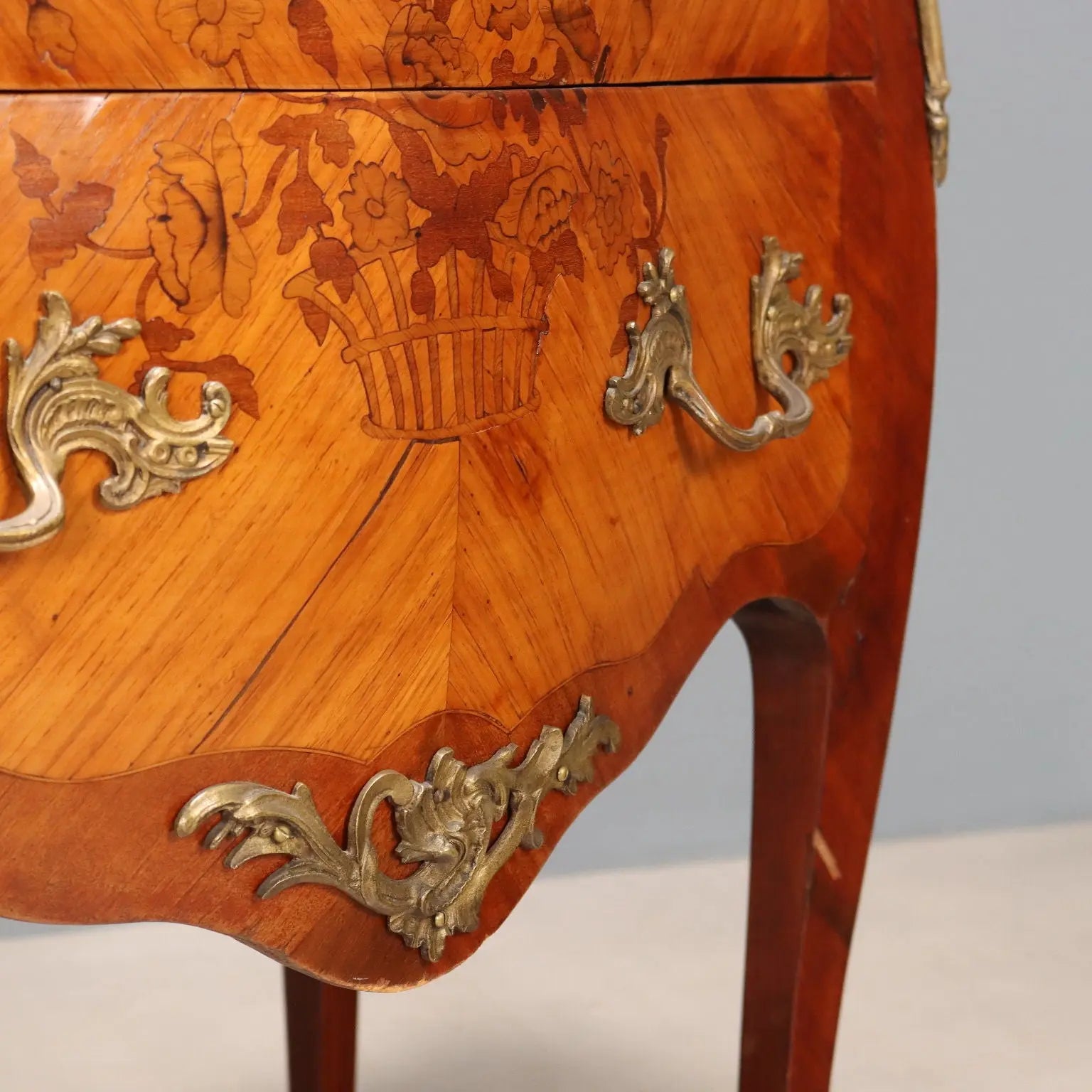 Barocchetto Mahogany Chest with Inlays - 20th Century