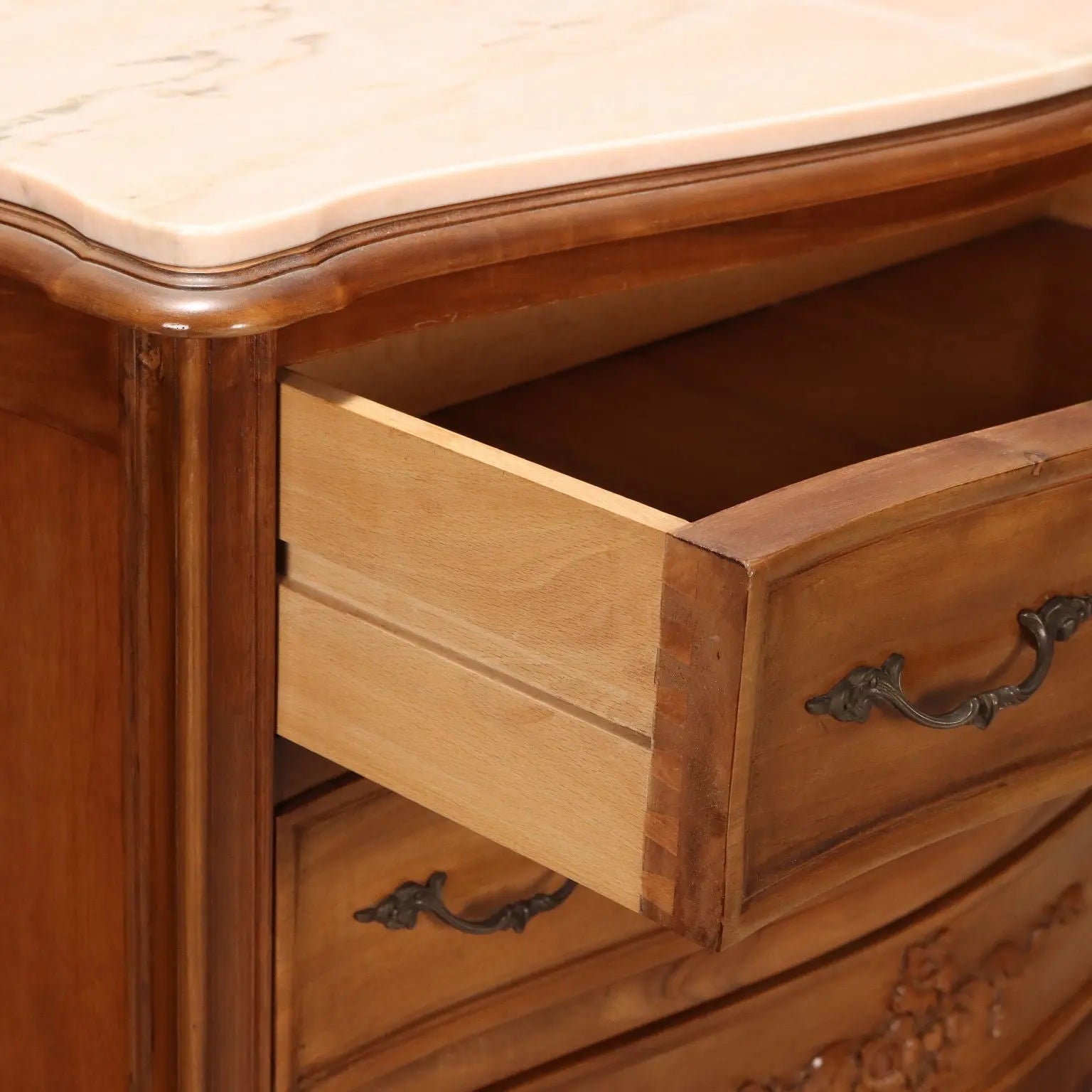 Antique Chest of Drawers Baroque Style Walnut 3 Drawers XX Century - Italy, XX Century | Antiques | Chest of Drawers & Commodes