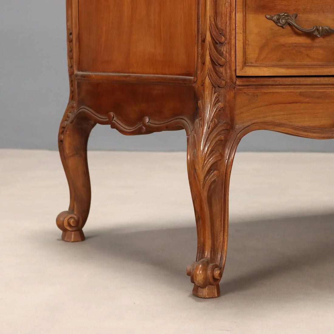 Antique Chest of Drawers Baroque Style Walnut 3 Drawers XX Century - Italy, XX Century | Antiques | Chest of Drawers & Commodes