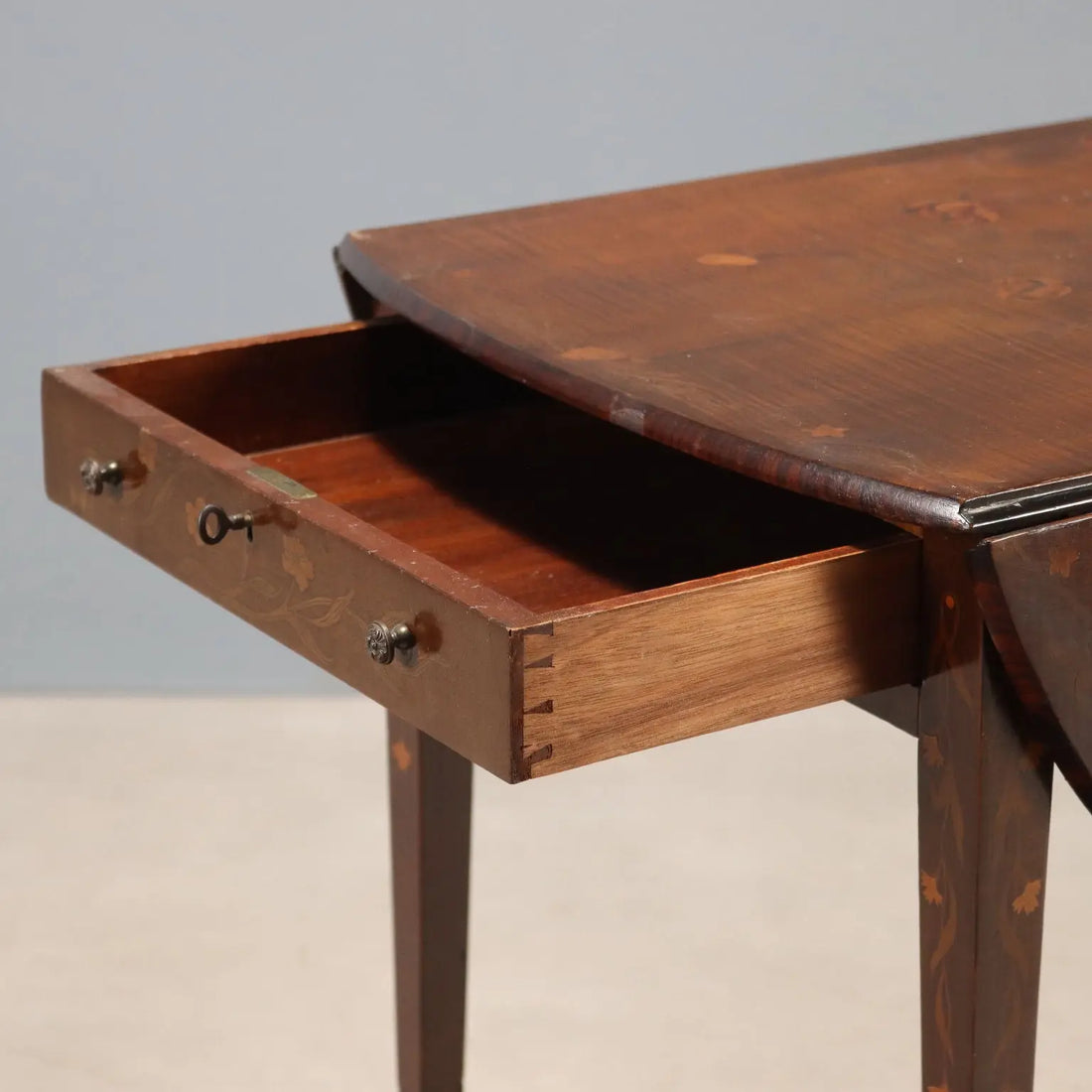 Small Antique Table Mahogany Inlays United Kingdom XIX Century - England, Late XIX Century | Antiques | Side & Coffee Tables