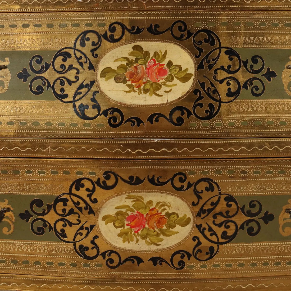 Antique Chest of Drawers Lacquered Painted Wood XX Century - Italy, XX Century | Antiques | Chest of Drawers & Commodes