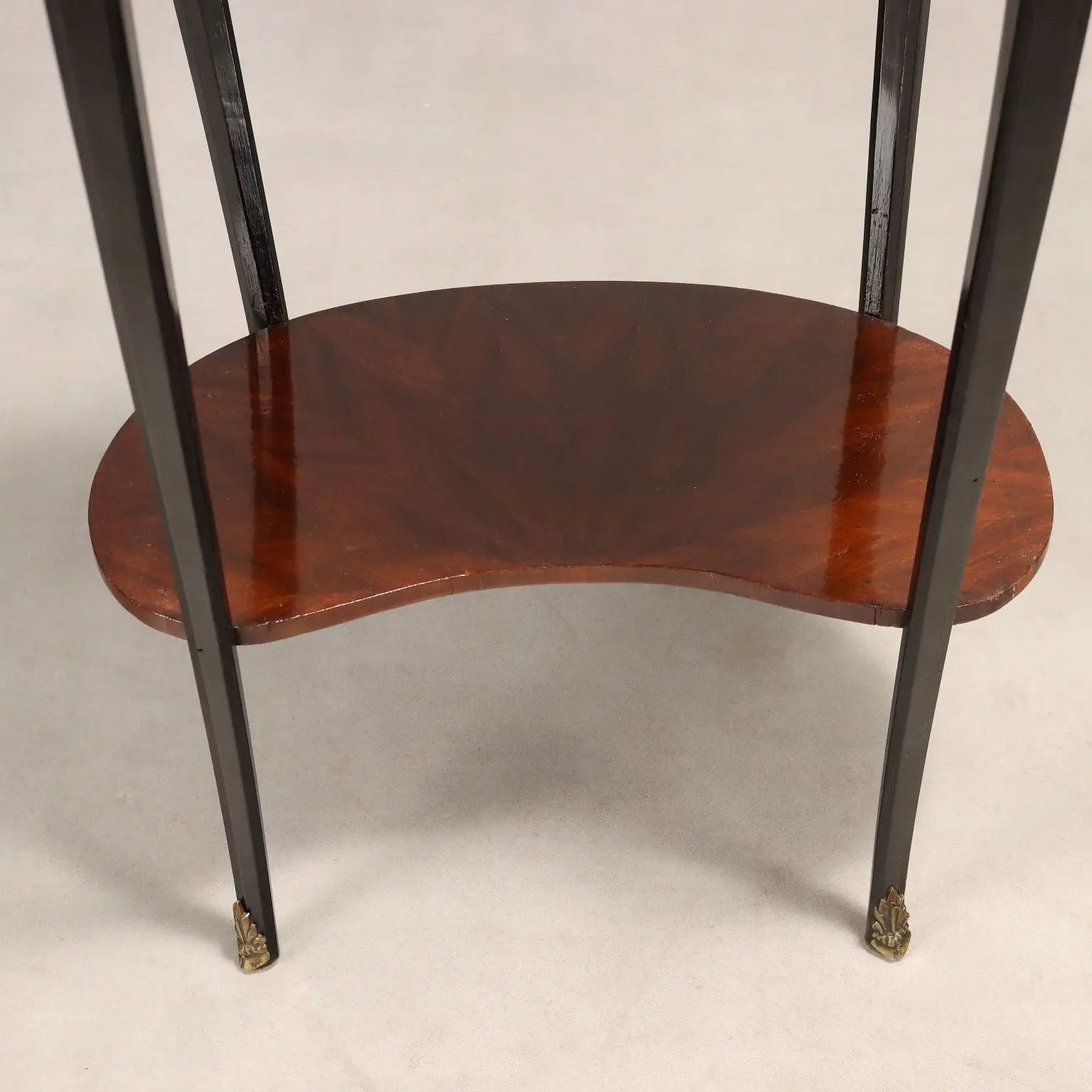 Antique Kidney Table in Mahogany 19th Century