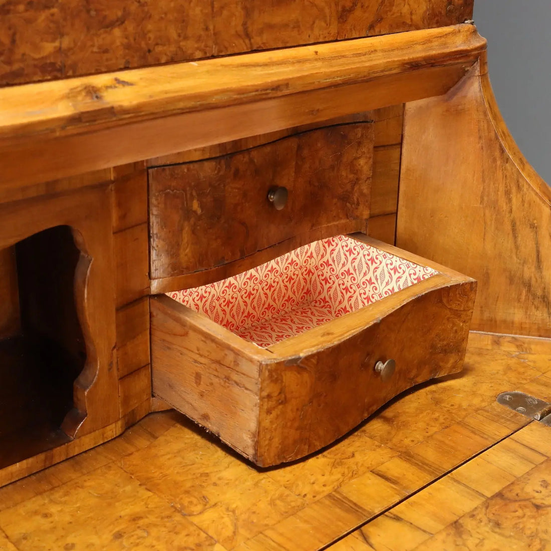 Antique Trumeau Walnut Walnut Burl Drawers Italy XX Century