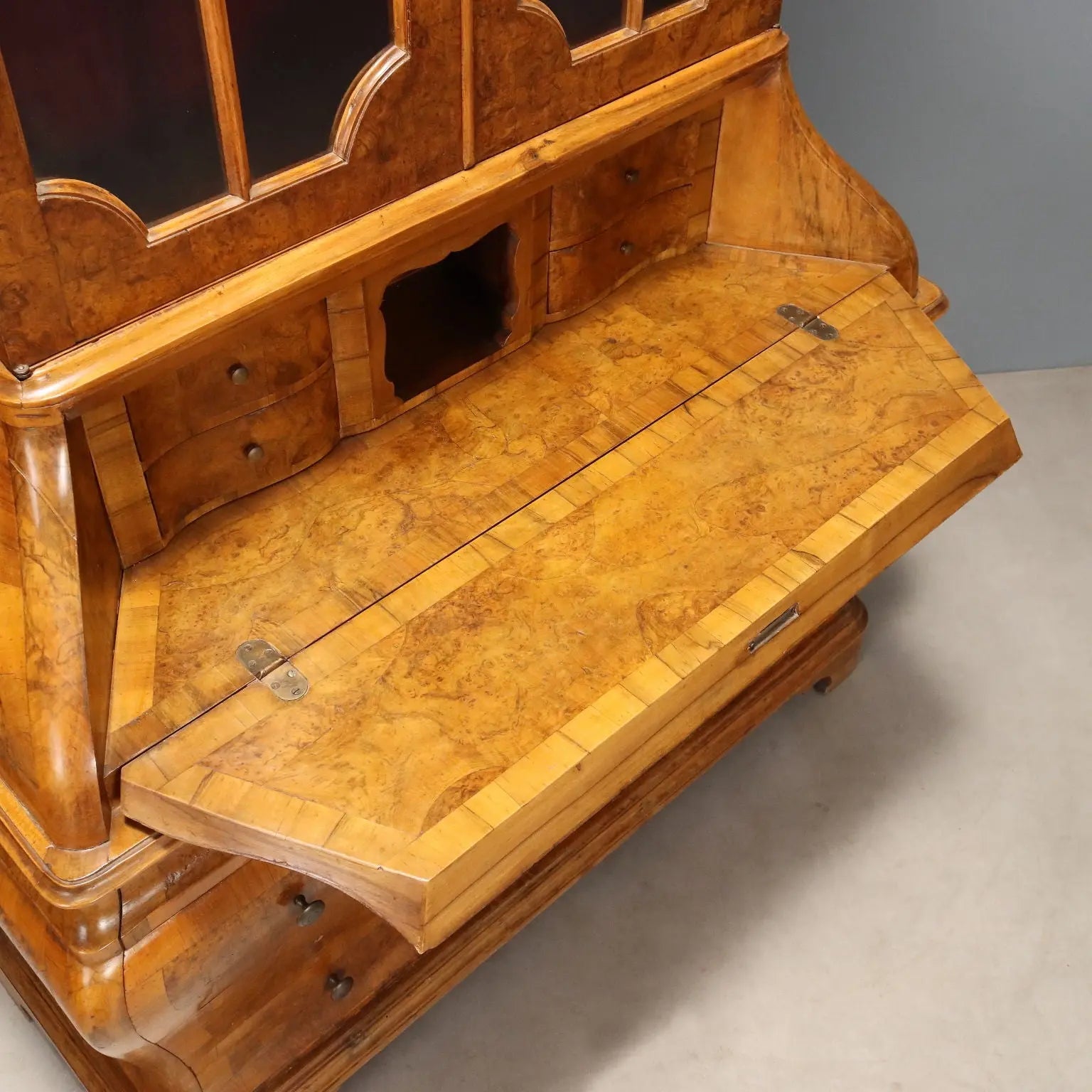 Antique Trumeau Walnut Walnut Burl Drawers Italy XX Century