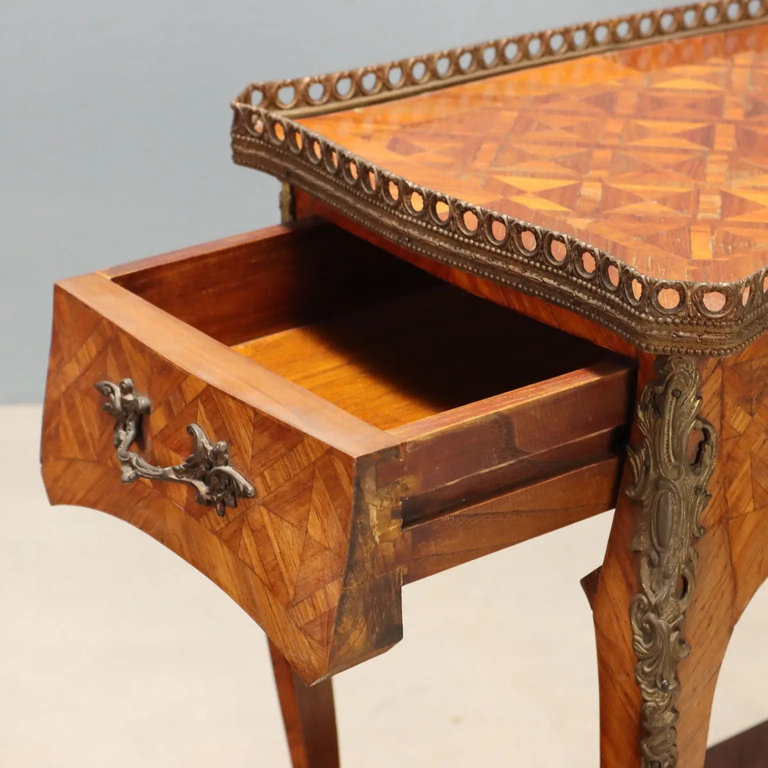 Napoleon III Table in Bois de Rose - Italy 1800s
