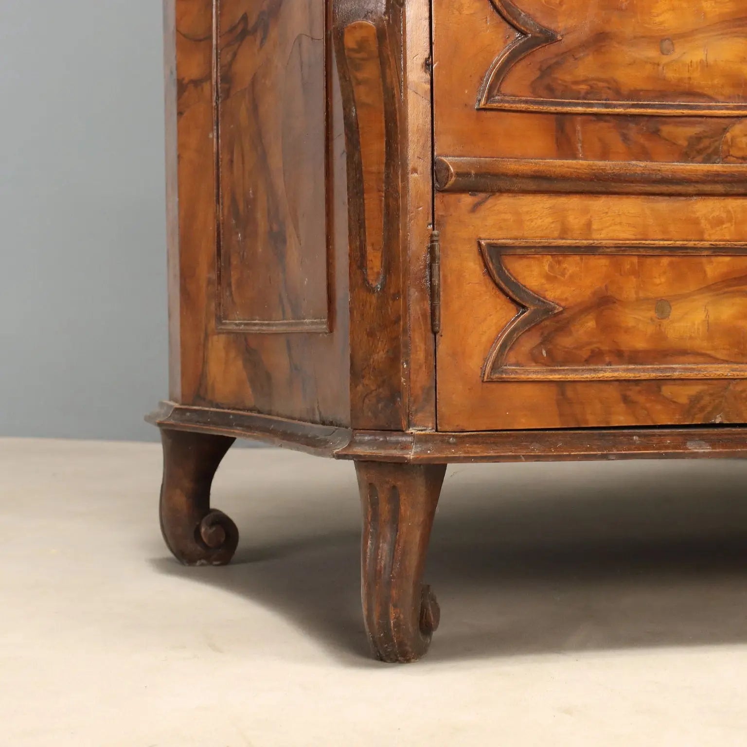 Lombard Trumeau in Walnut and Burl, Italy 20th Century