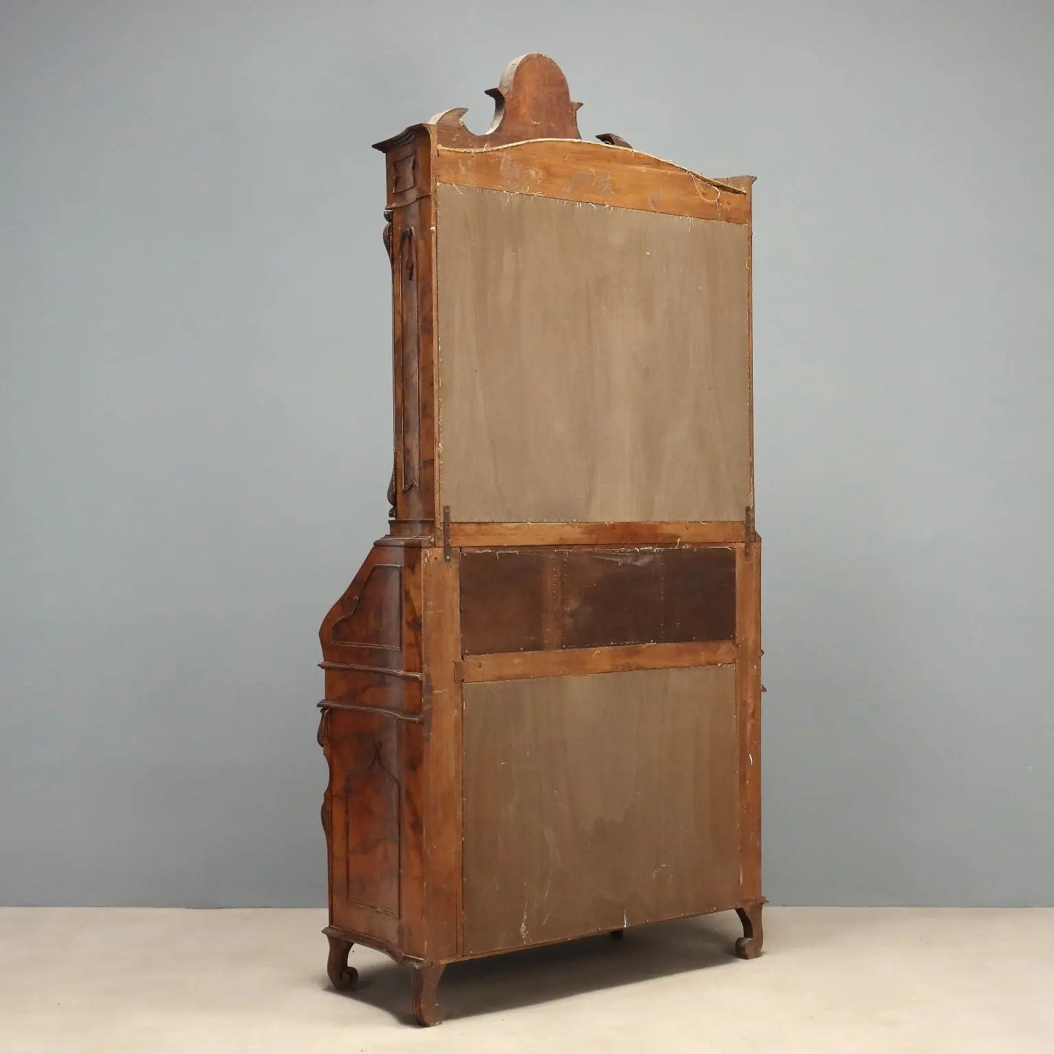 Lombard Trumeau in Walnut and Burl, Italy 20th Century