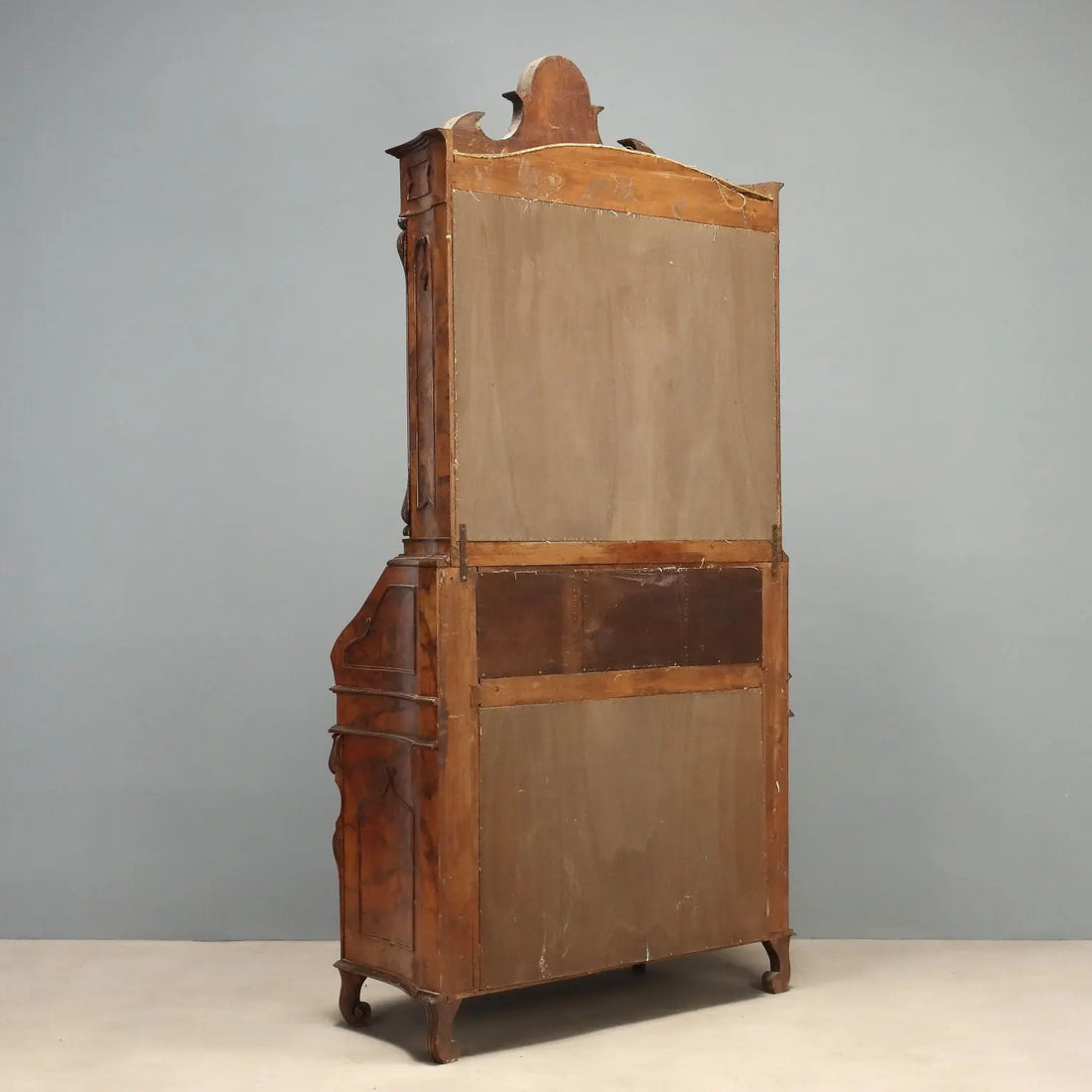 Lombard Trumeau in Walnut and Burl, Italy 20th Century