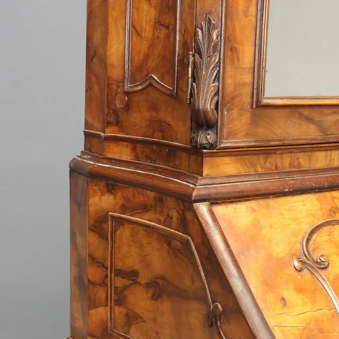 Lombard Trumeau in Walnut and Burl, Italy 20th Century