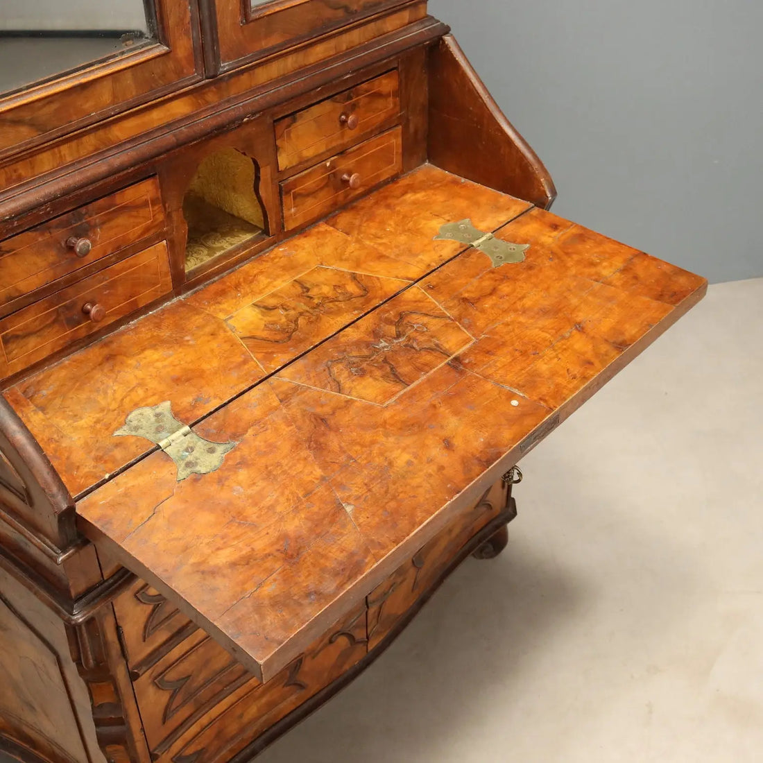 Lombard Trumeau in Walnut and Burl, Italy 20th Century
