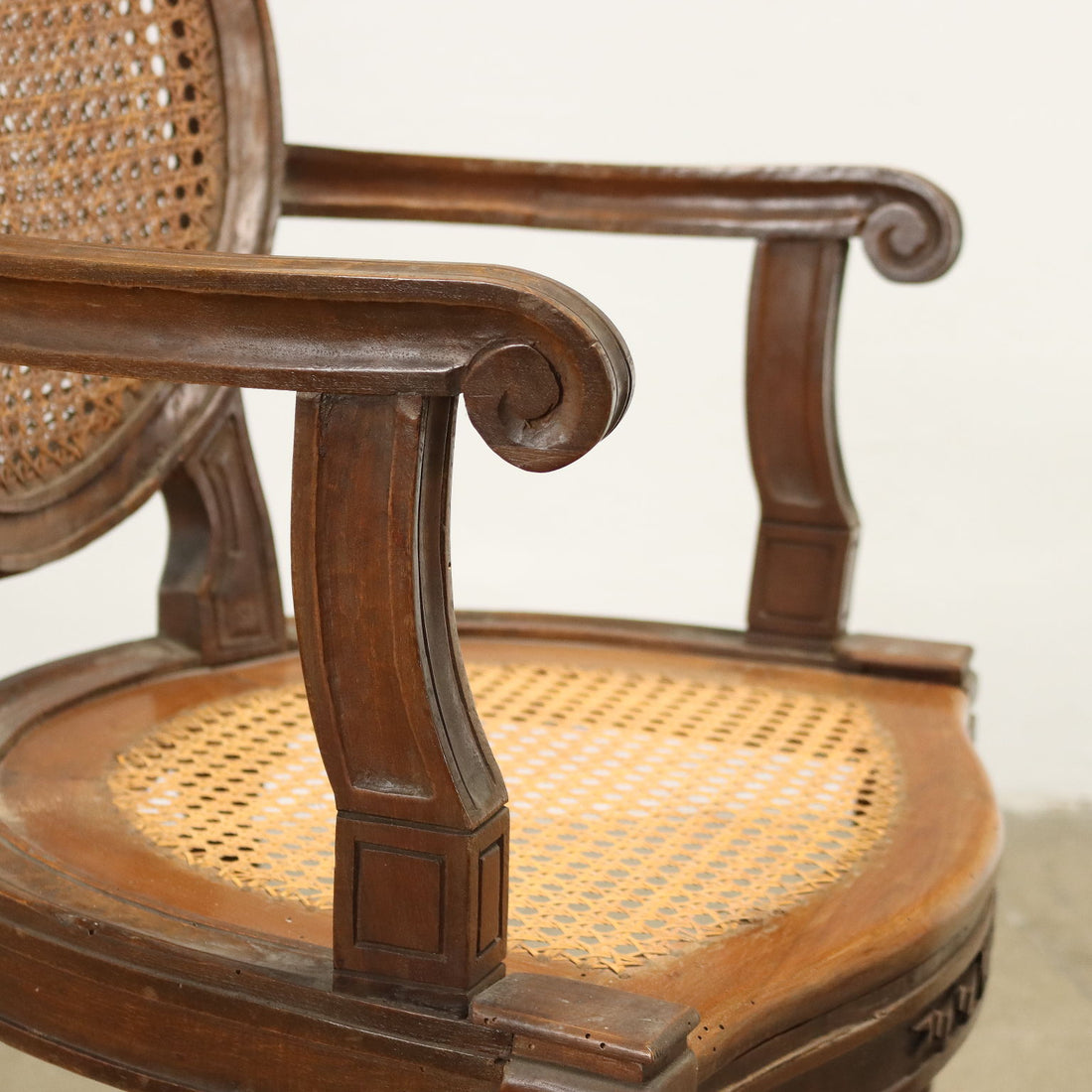  | Antiques  Seating