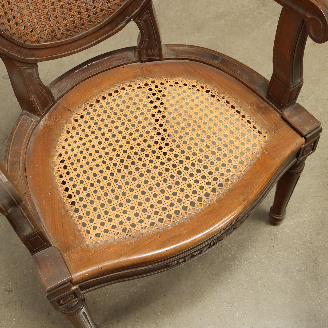  | Antiques  Seating