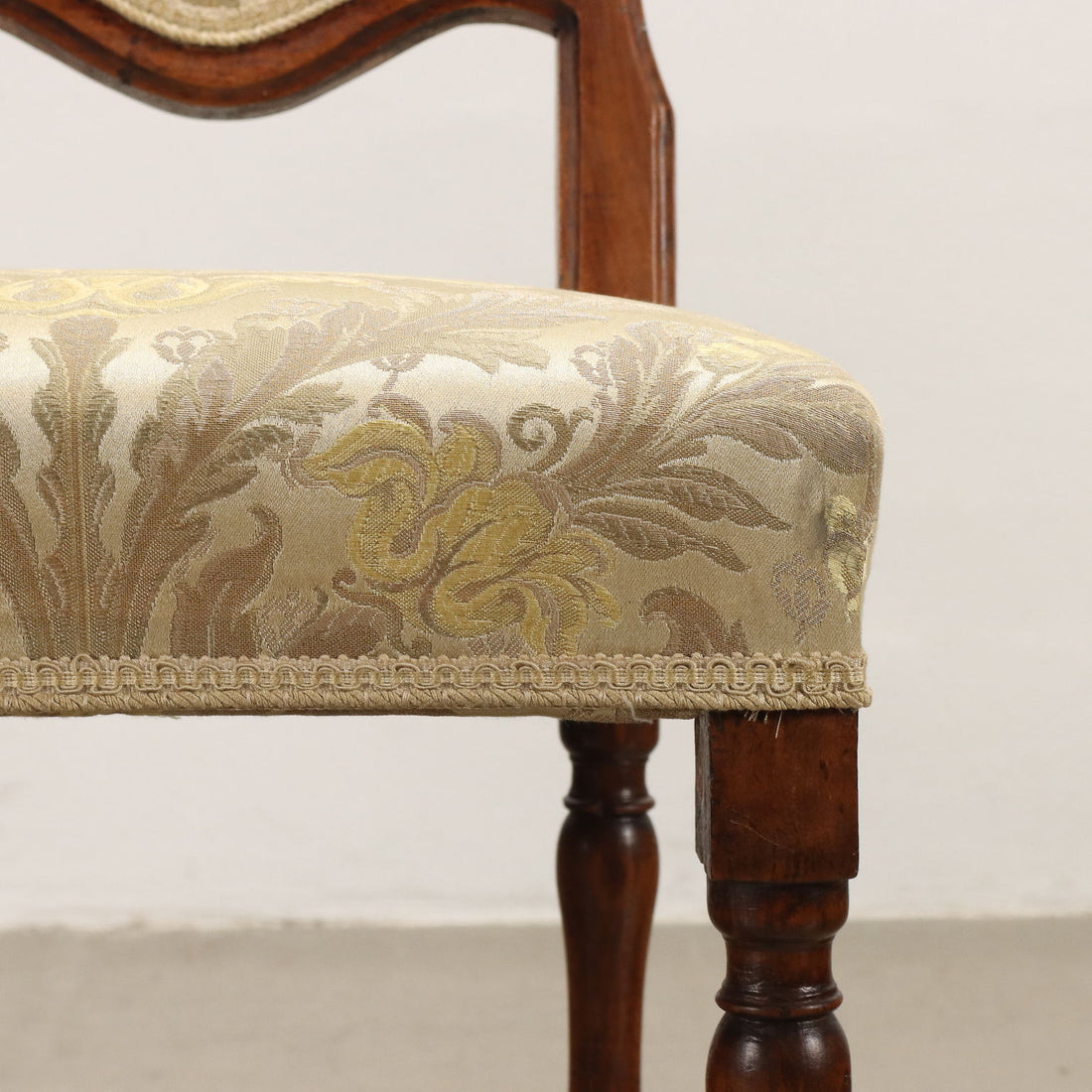  | Antiques  Seating