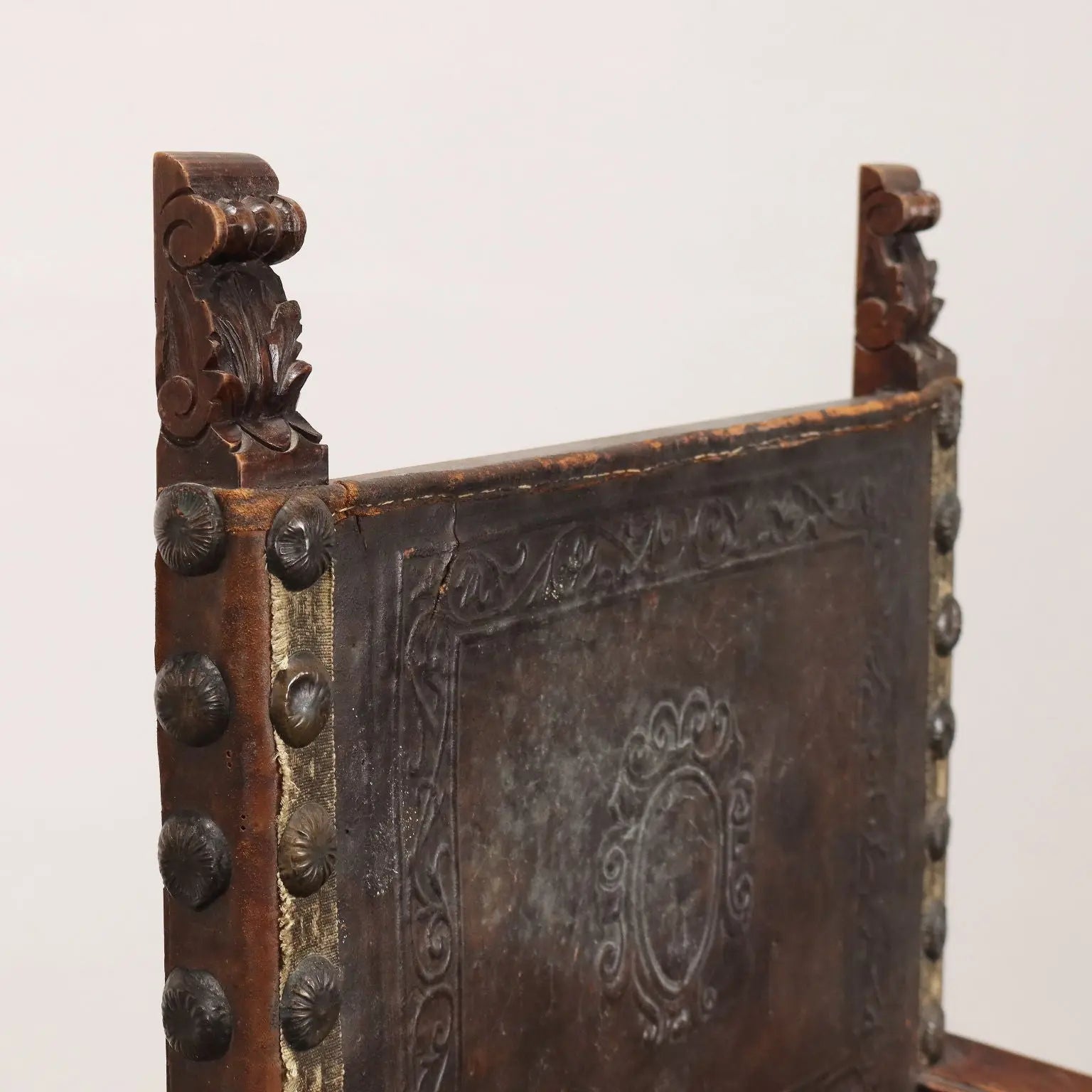 Neo-Renaissance Walnut and Leather Throne, 19th Century Italy