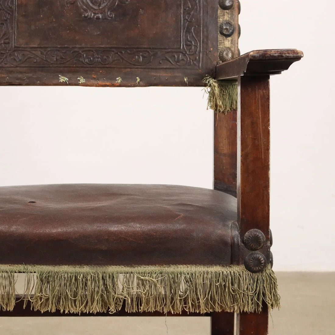 Neo-Renaissance Walnut and Leather Throne, 19th Century Italy