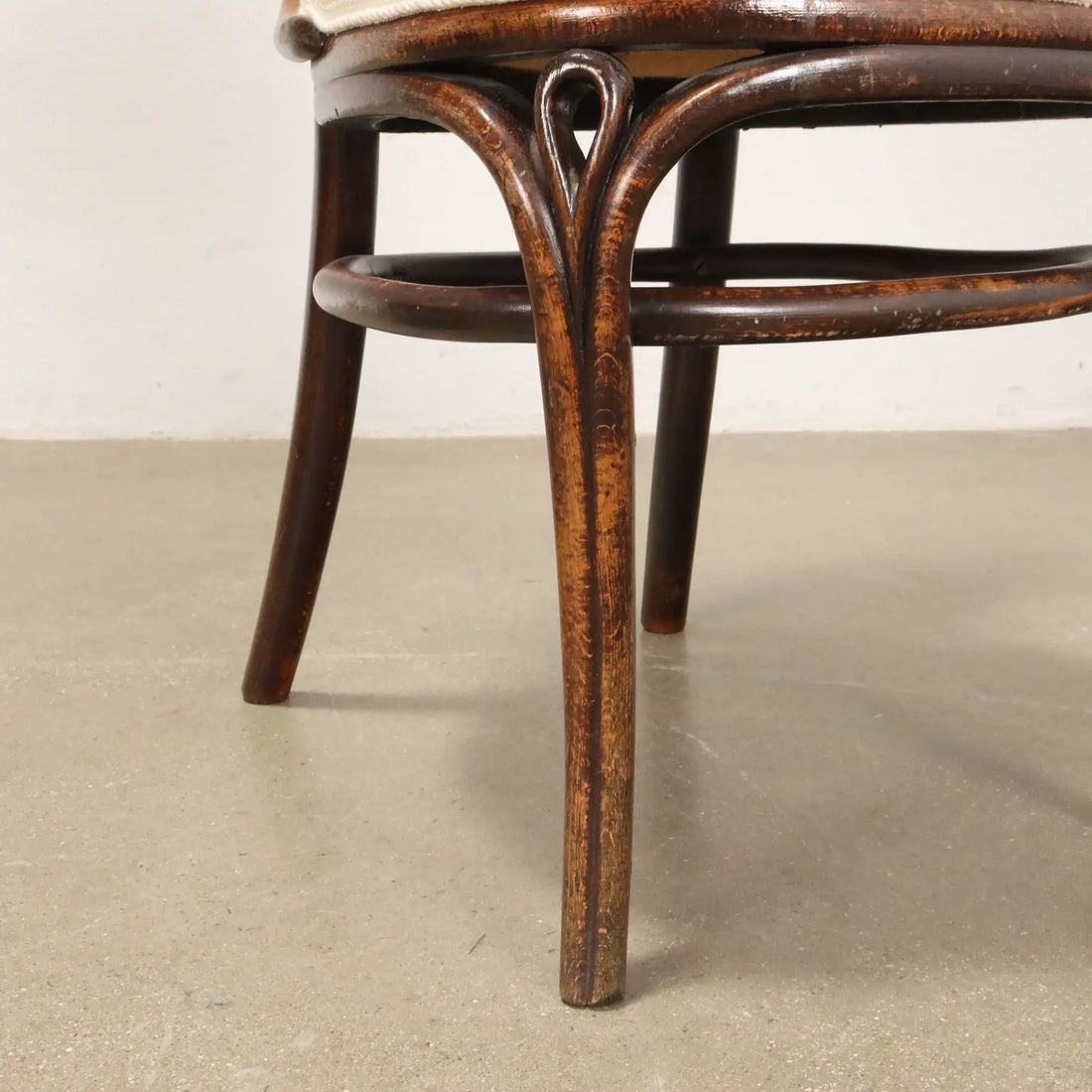 Pair of Thonet Chairs in Bent Beech - 19th Century
