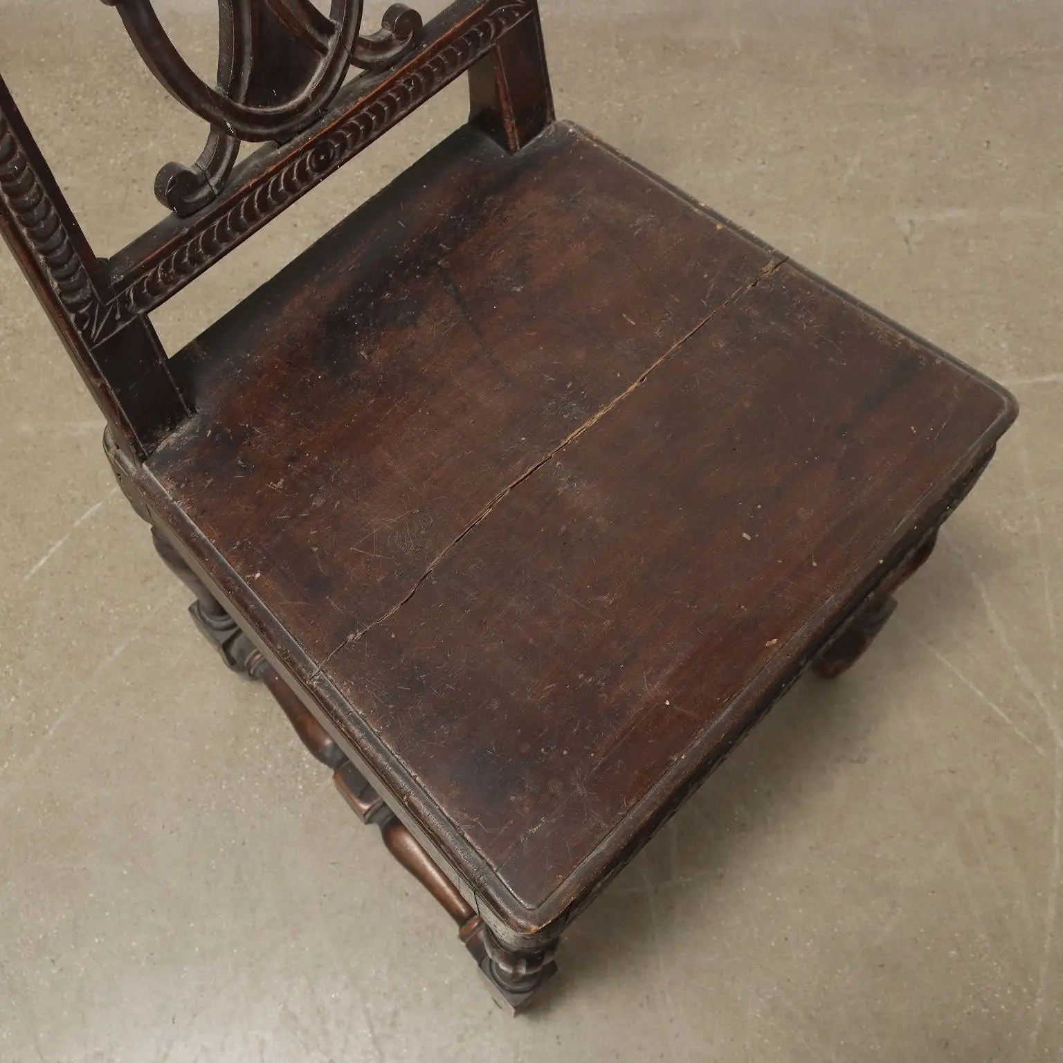 Antique Neoclassical Chairs Carved Walnut Italy XVIII Century - Neoclassical Chairs in Walnut | Antiques | Seating