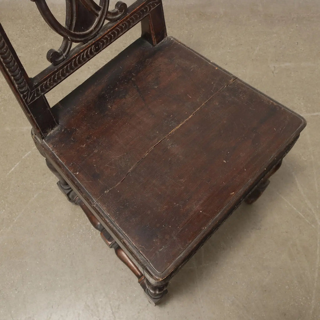 Antique Neoclassical Chairs Carved Walnut Italy XVIII Century - Neoclassical Chairs in Walnut | Antiques | Seating