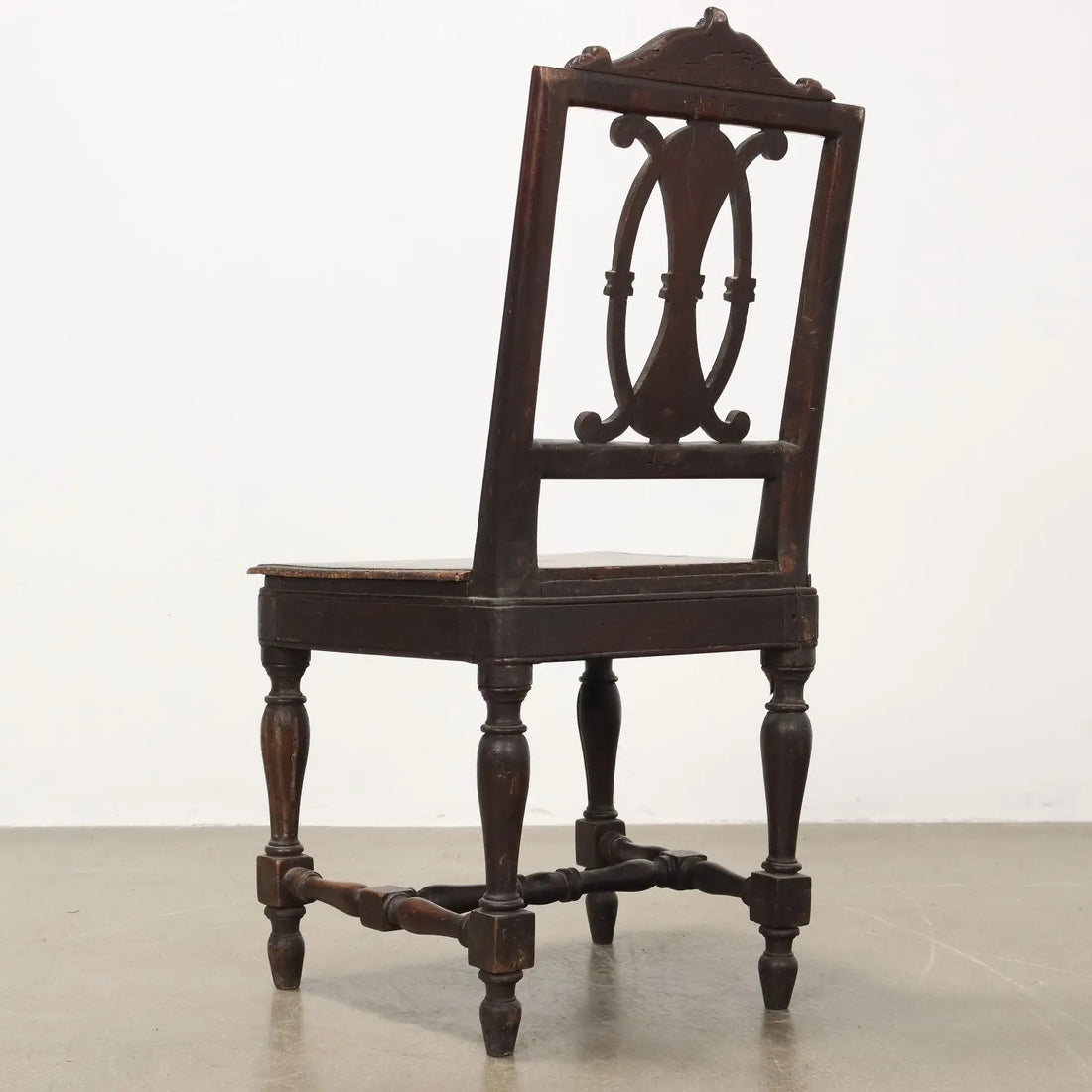 Antique Neoclassical Chairs Carved Walnut Italy XVIII Century - Neoclassical Chairs in Walnut | Antiques | Seating
