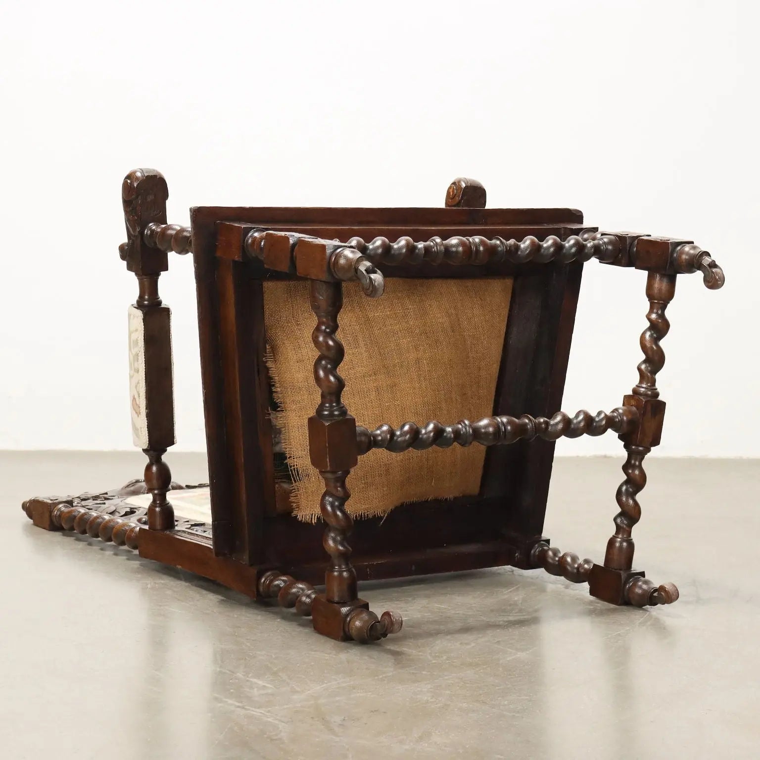 Neo-Renaissance Oak Armchair - England 19th Century