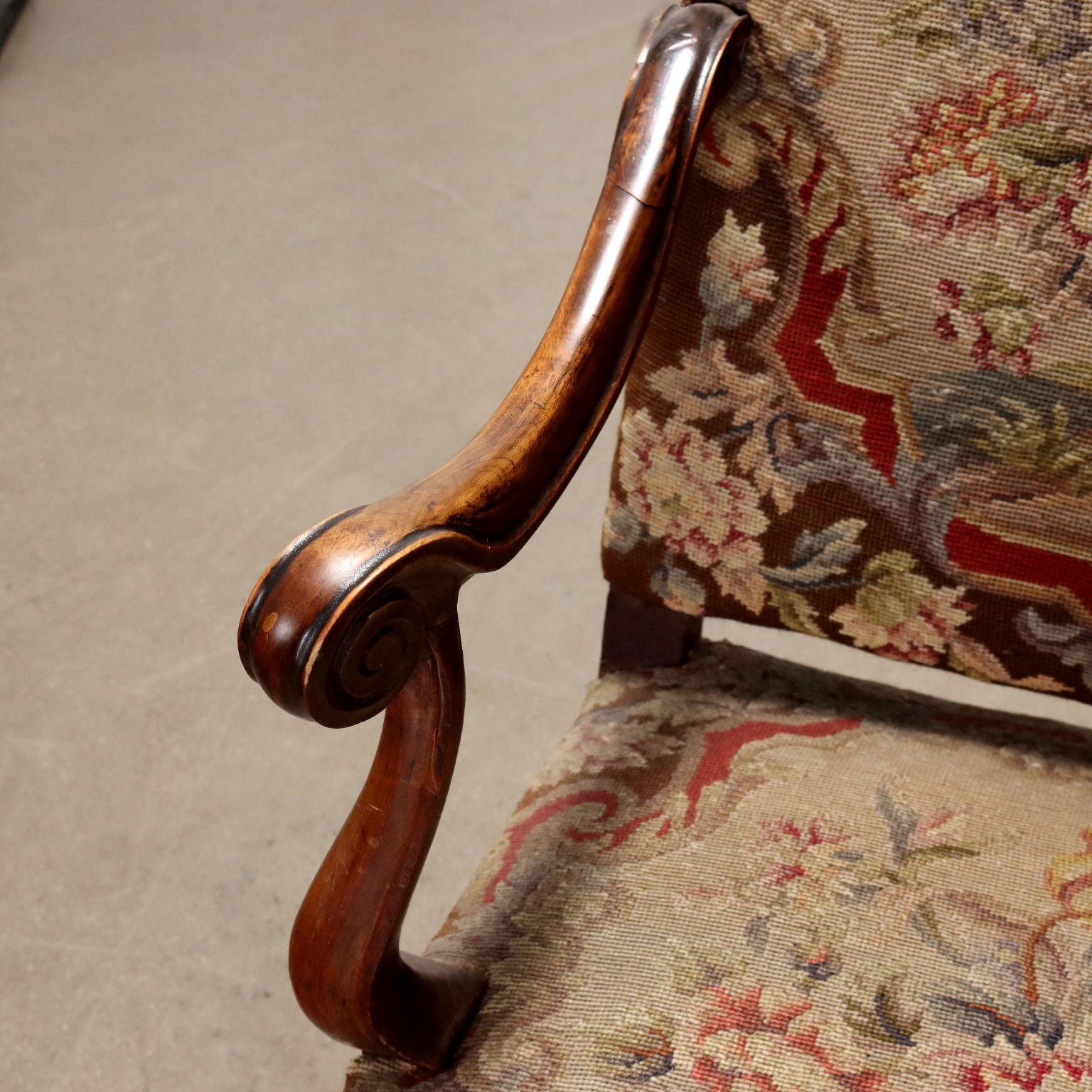  | Antiques  Seating