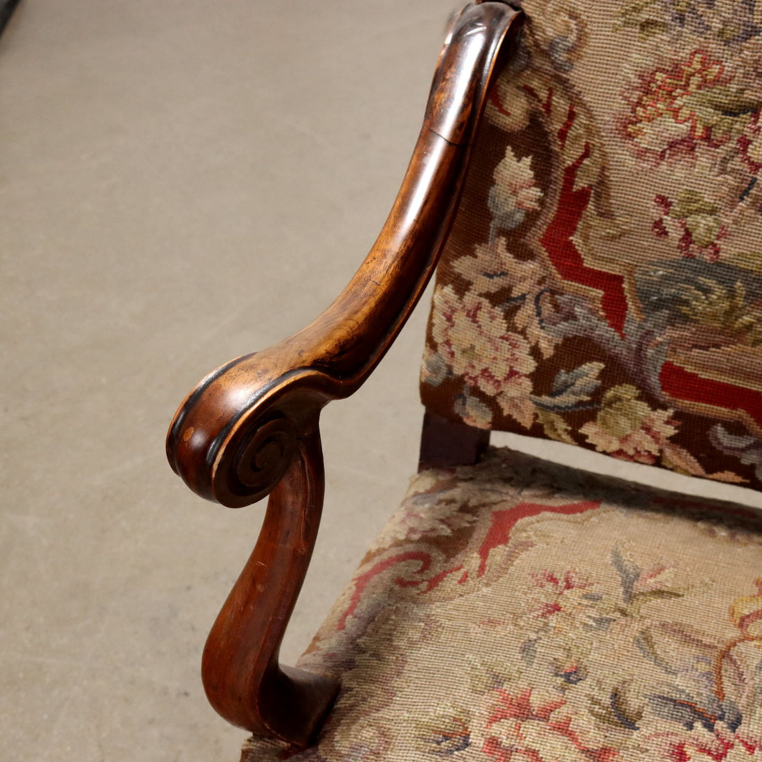  | Antiques  Seating