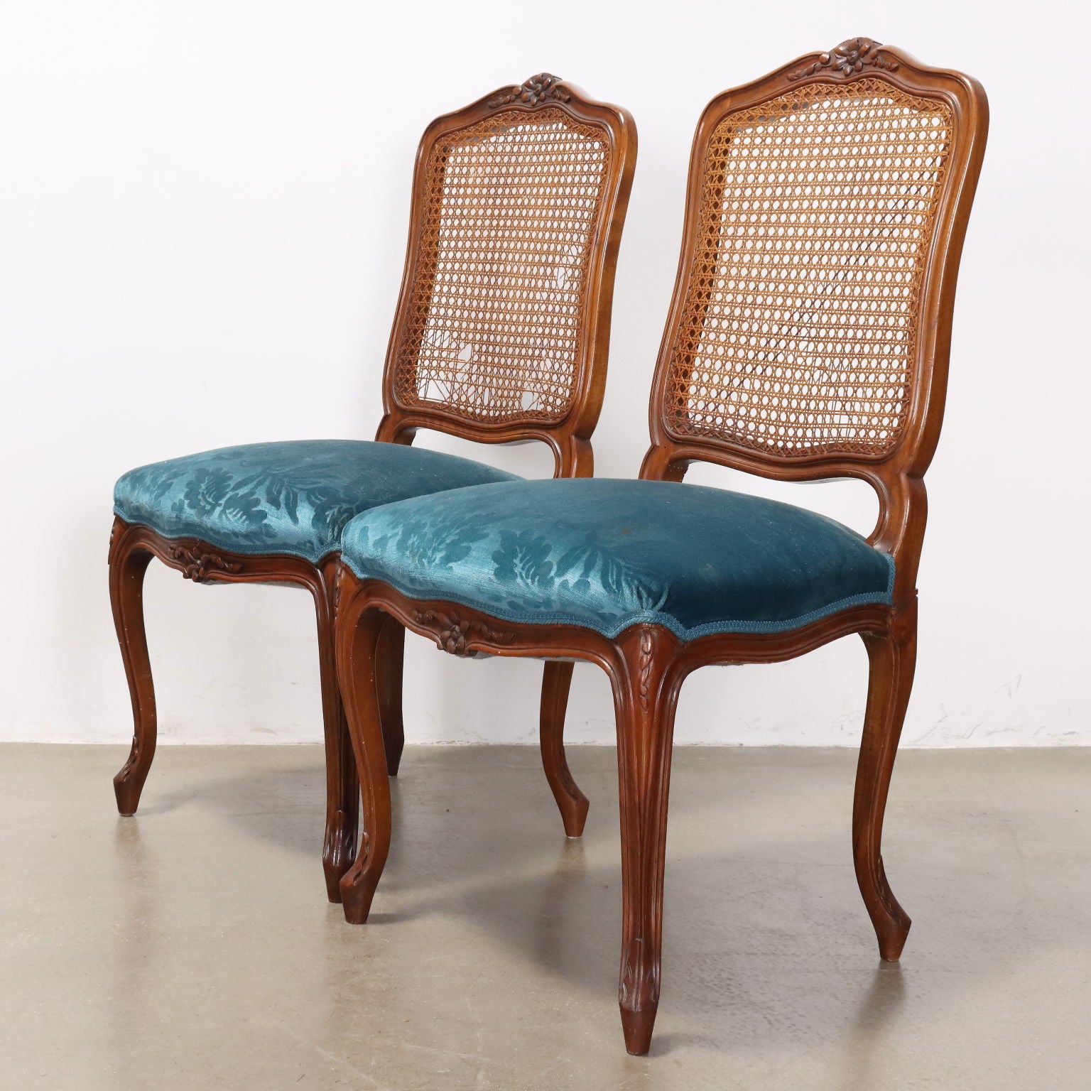  | Antiques  Seating