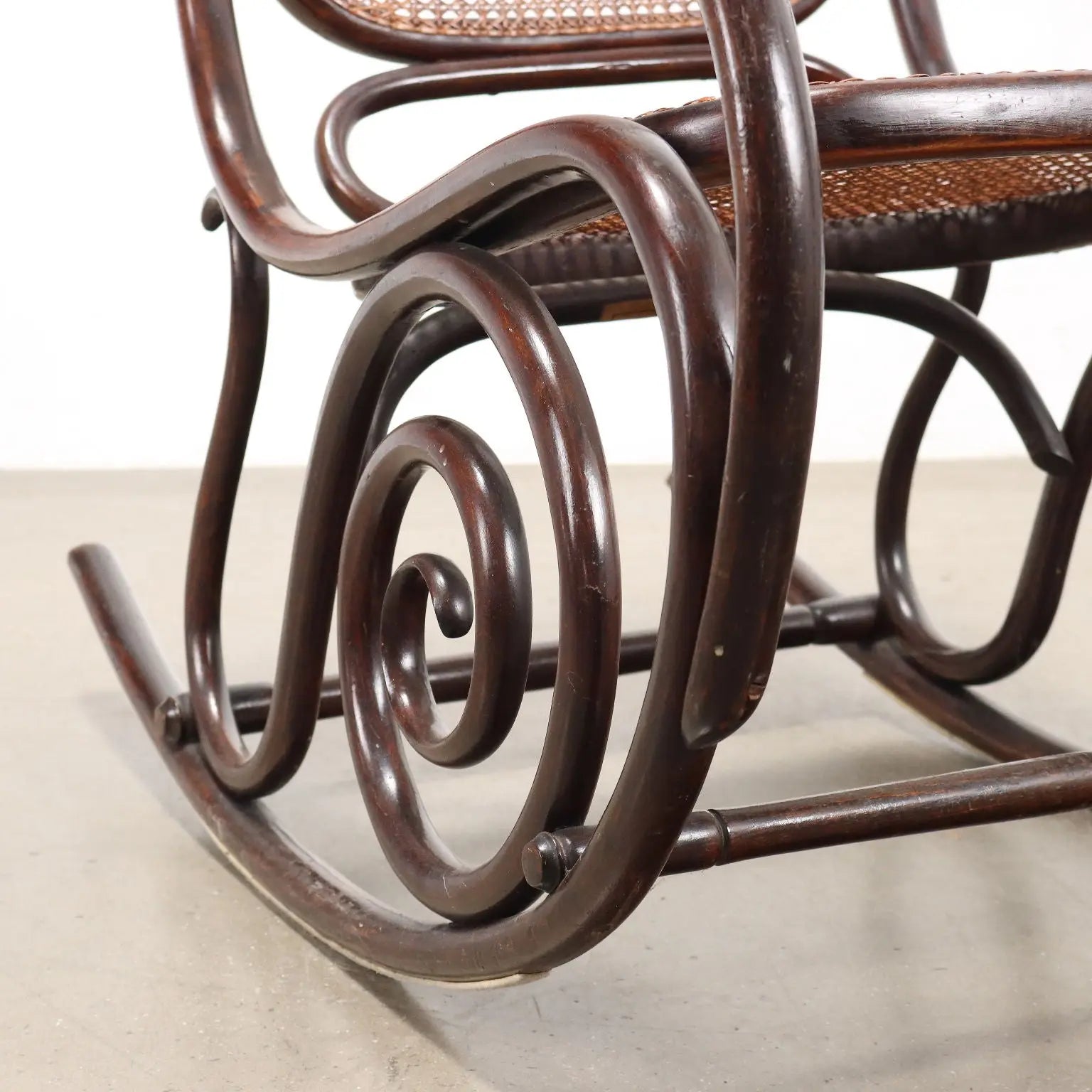 Rocking Chair in Bentwood Beech, Thonet Style
