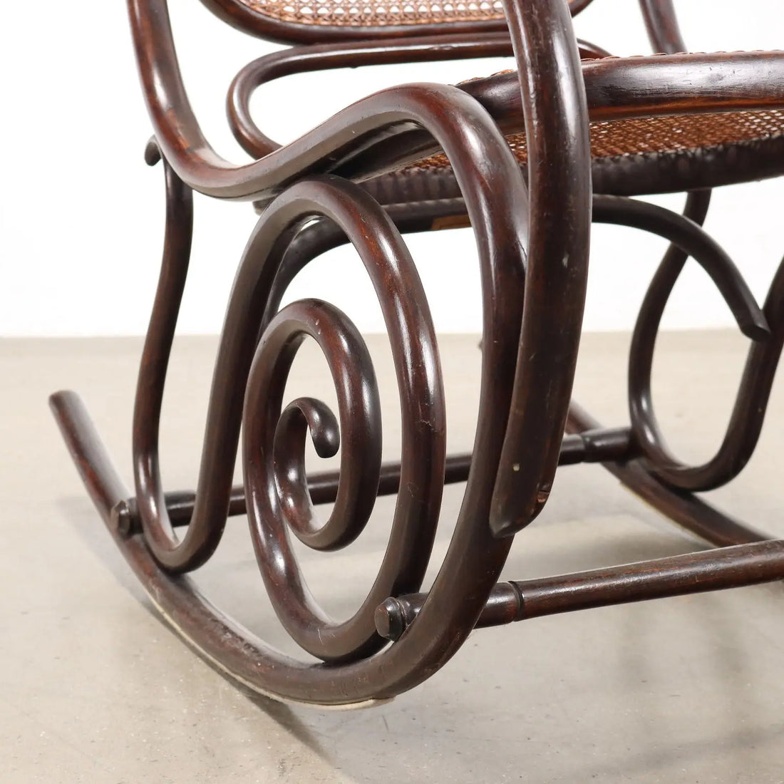 Rocking Chair in Bentwood Beech, Thonet Style