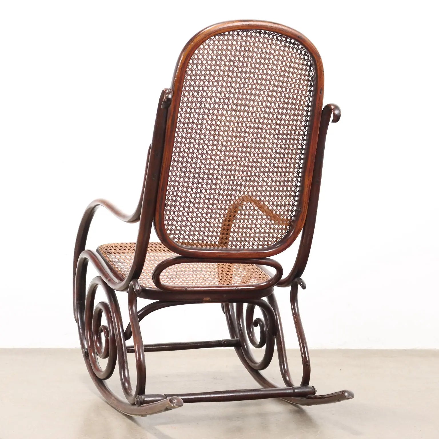 Rocking Chair in Bentwood Beech, Thonet Style