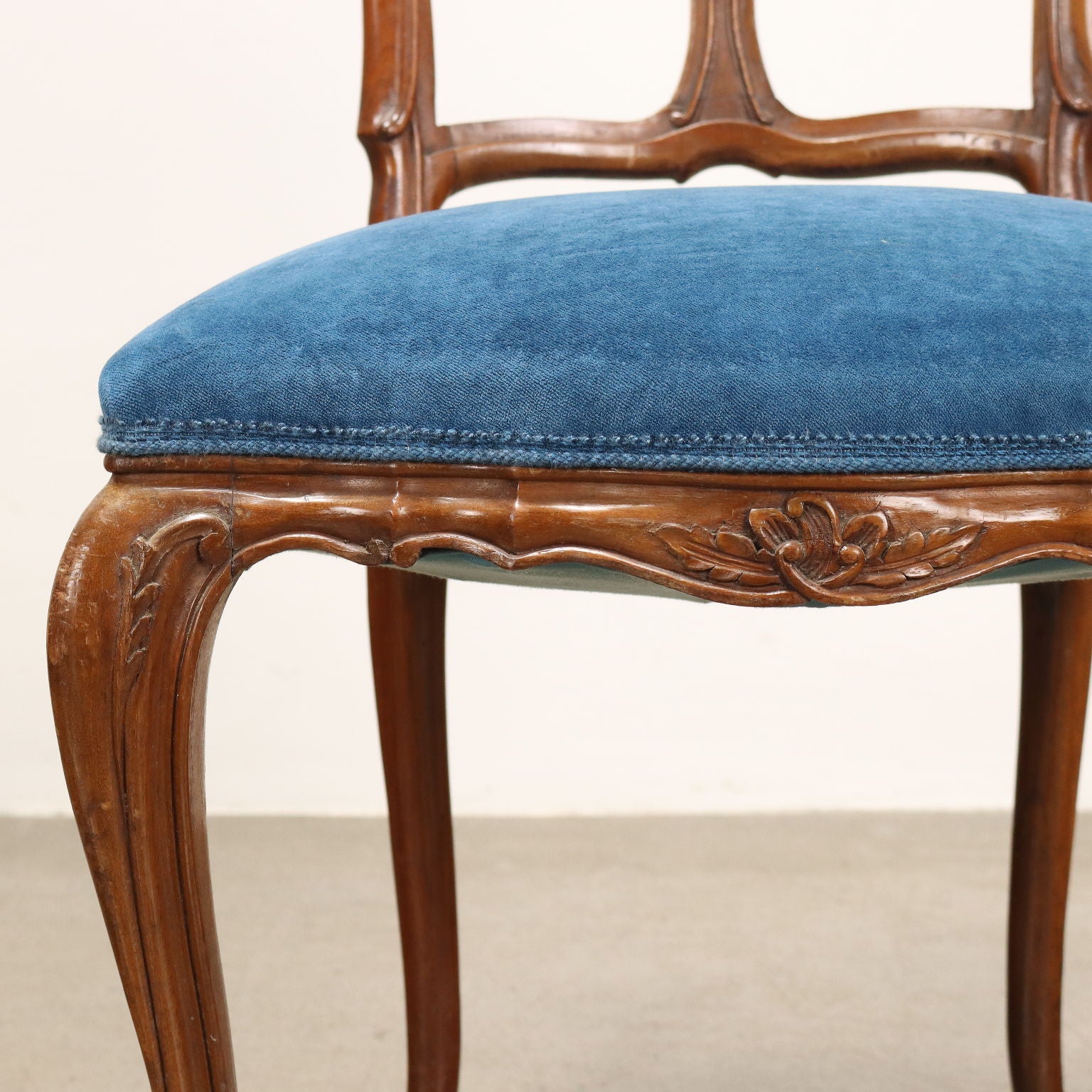  | Antiques  Seating