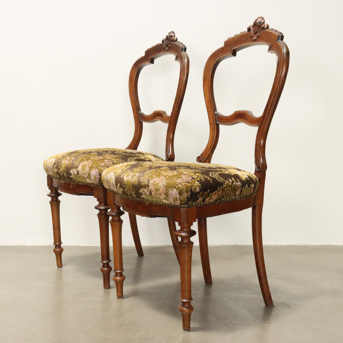  | Antiques  Seating