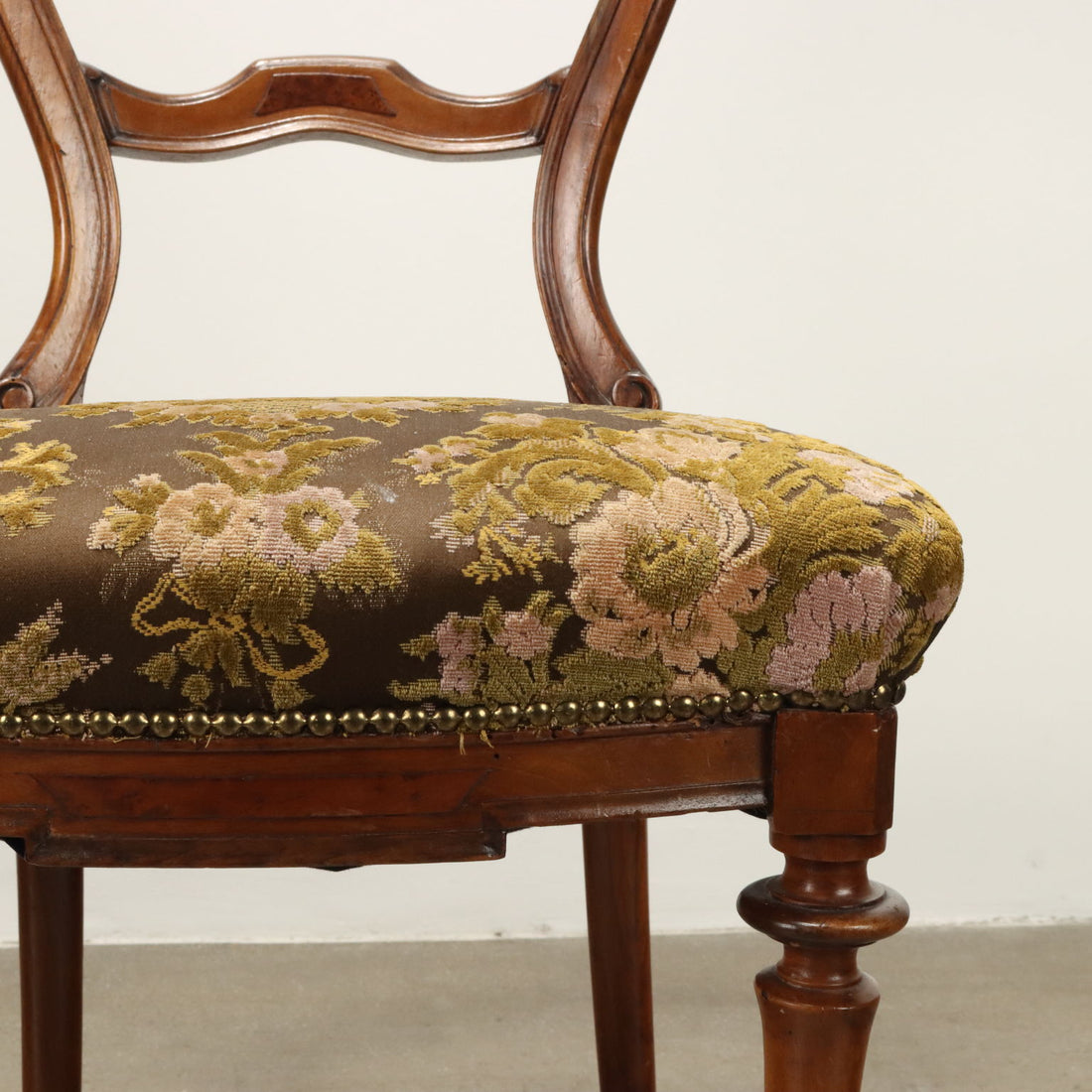  | Antiques  Seating