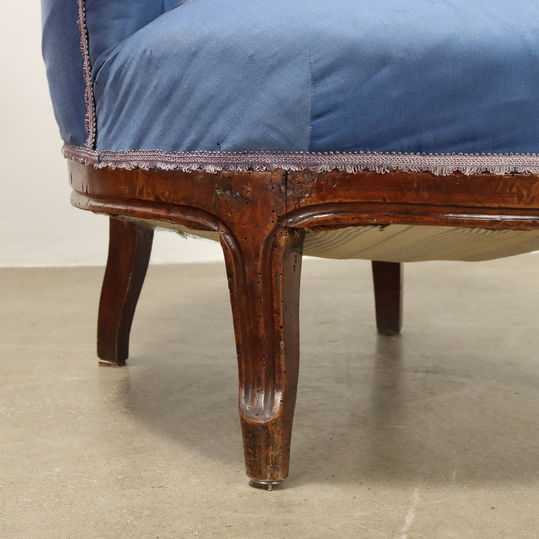  | Antiques  Seating