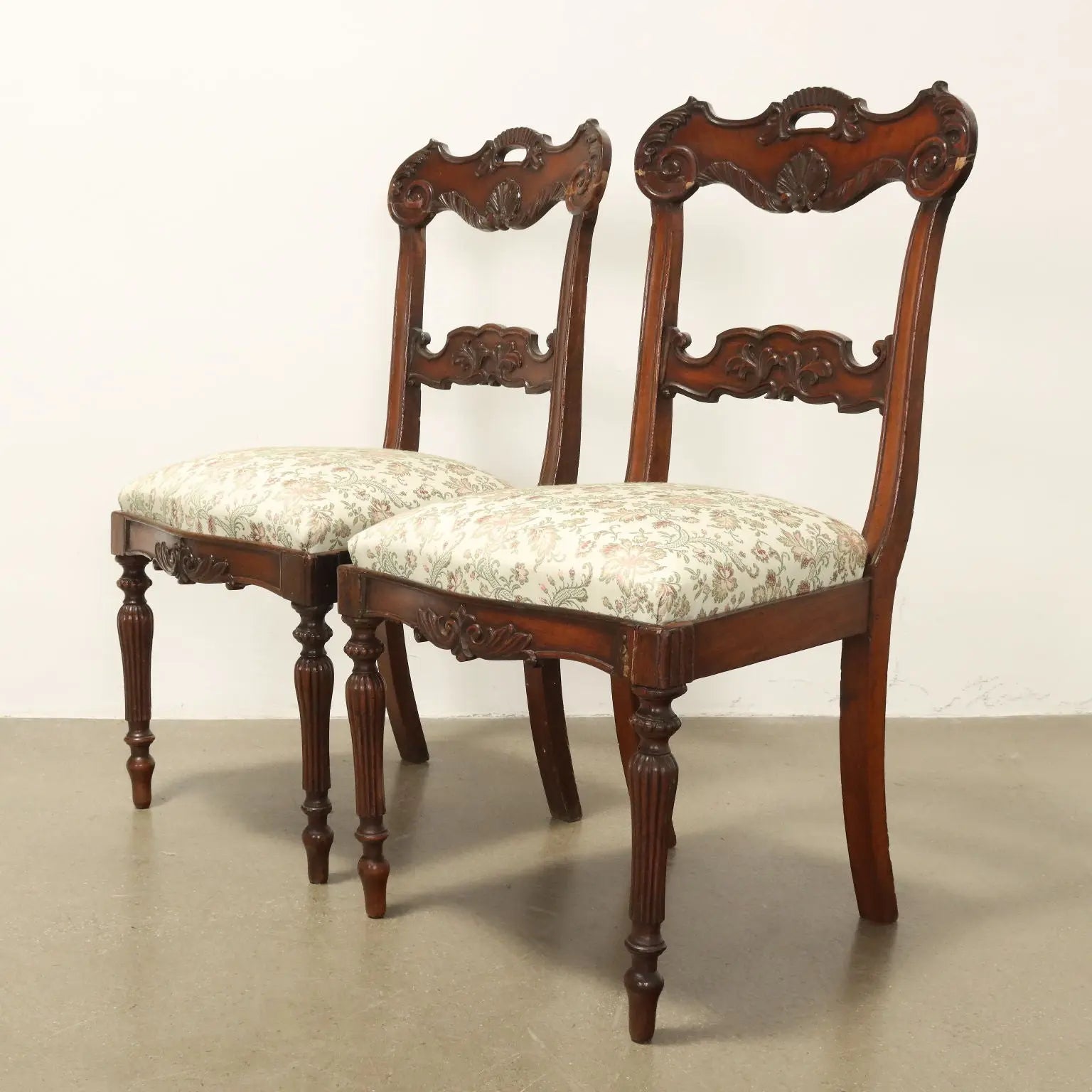 Antique Chairs Restoration Period Carved Mahogany XIX Century - 4 Mahogany Chairs | Antiques | Seating