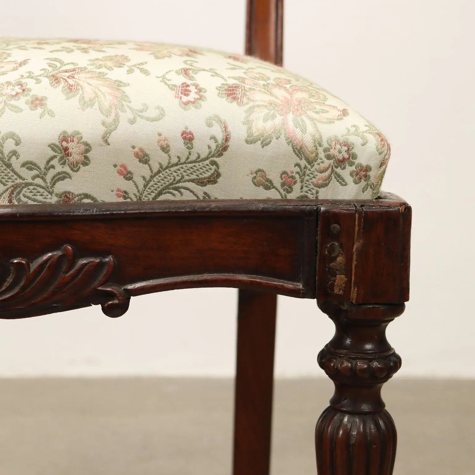 Antique Chairs Restoration Period Carved Mahogany XIX Century - 4 Mahogany Chairs | Antiques | Seating