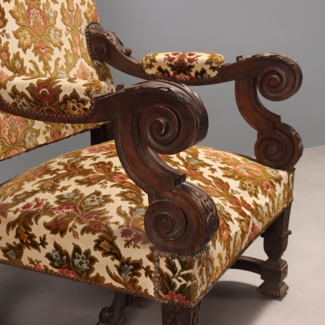 | Antiques  Seating