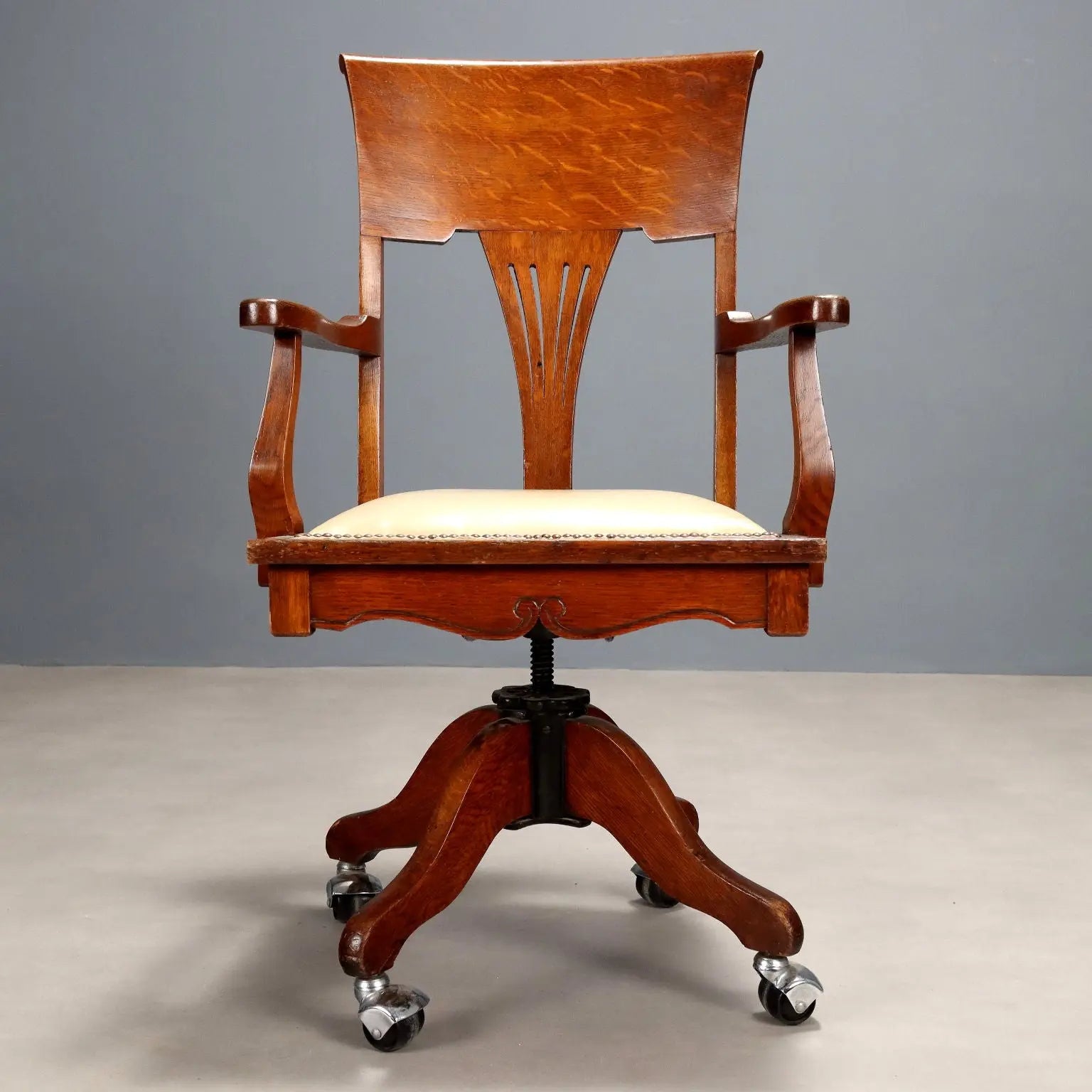 Antique Swivel Armchair Oak with Wheels United Kingdom XX Century - England, Early XX Century | Antiques | Seating