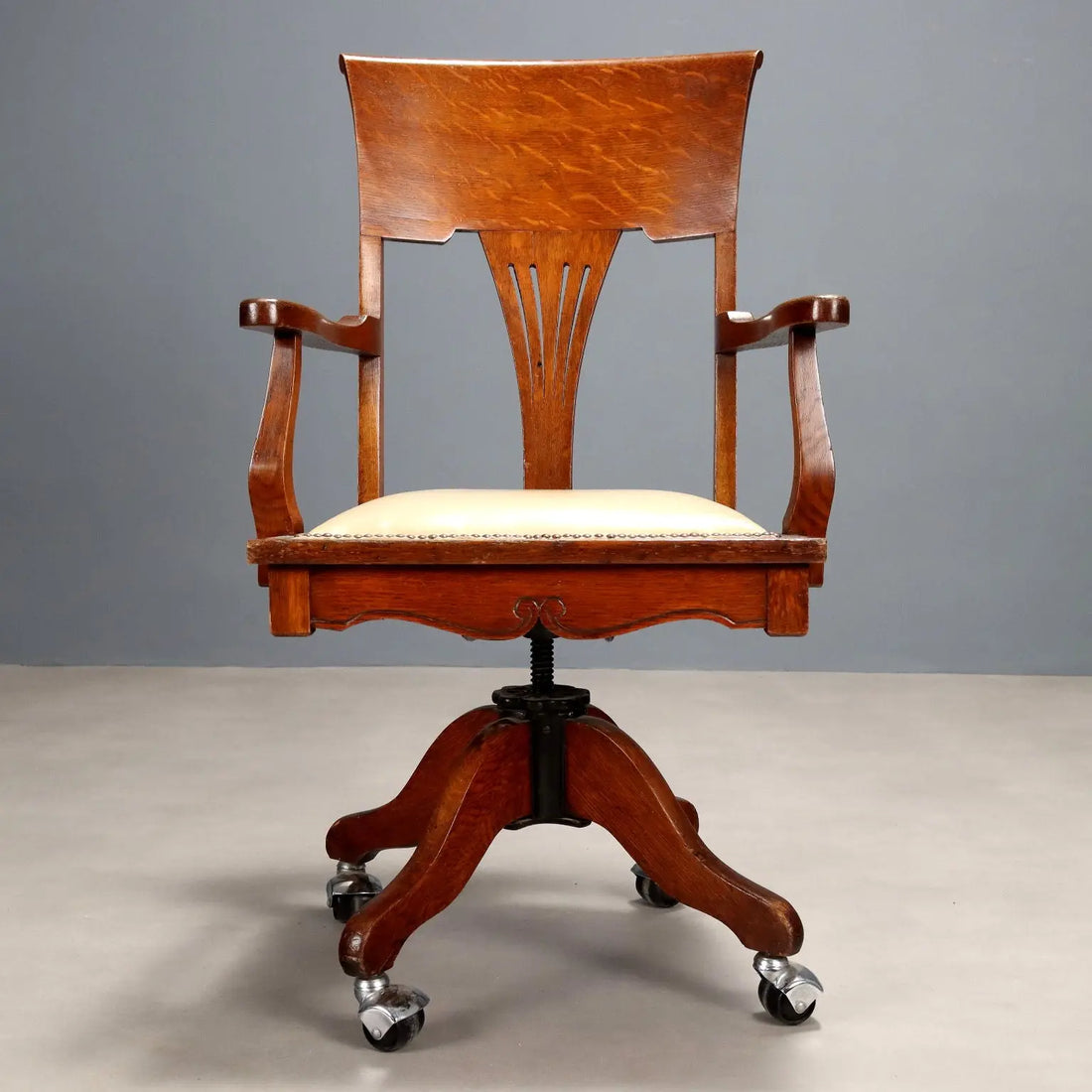 Antique Swivel Armchair Oak with Wheels United Kingdom XX Century - England, Early XX Century | Antiques | Seating