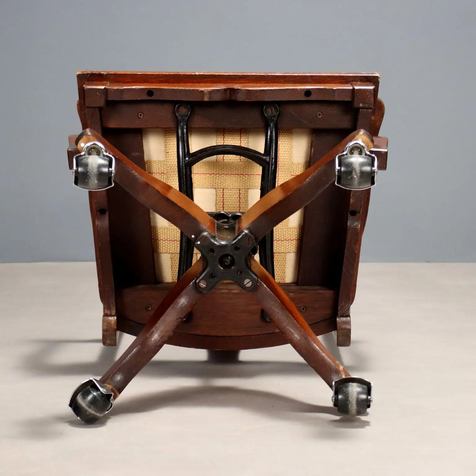Antique Swivel Armchair Oak with Wheels United Kingdom XX Century - England, Early XX Century | Antiques | Seating