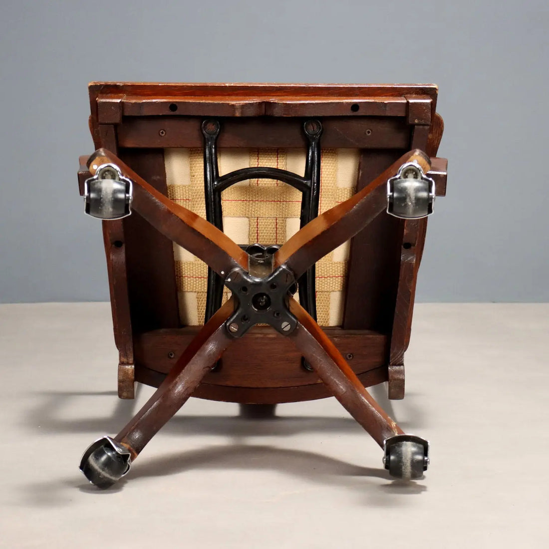 Antique Swivel Armchair Oak with Wheels United Kingdom XX Century - England, Early XX Century | Antiques | Seating