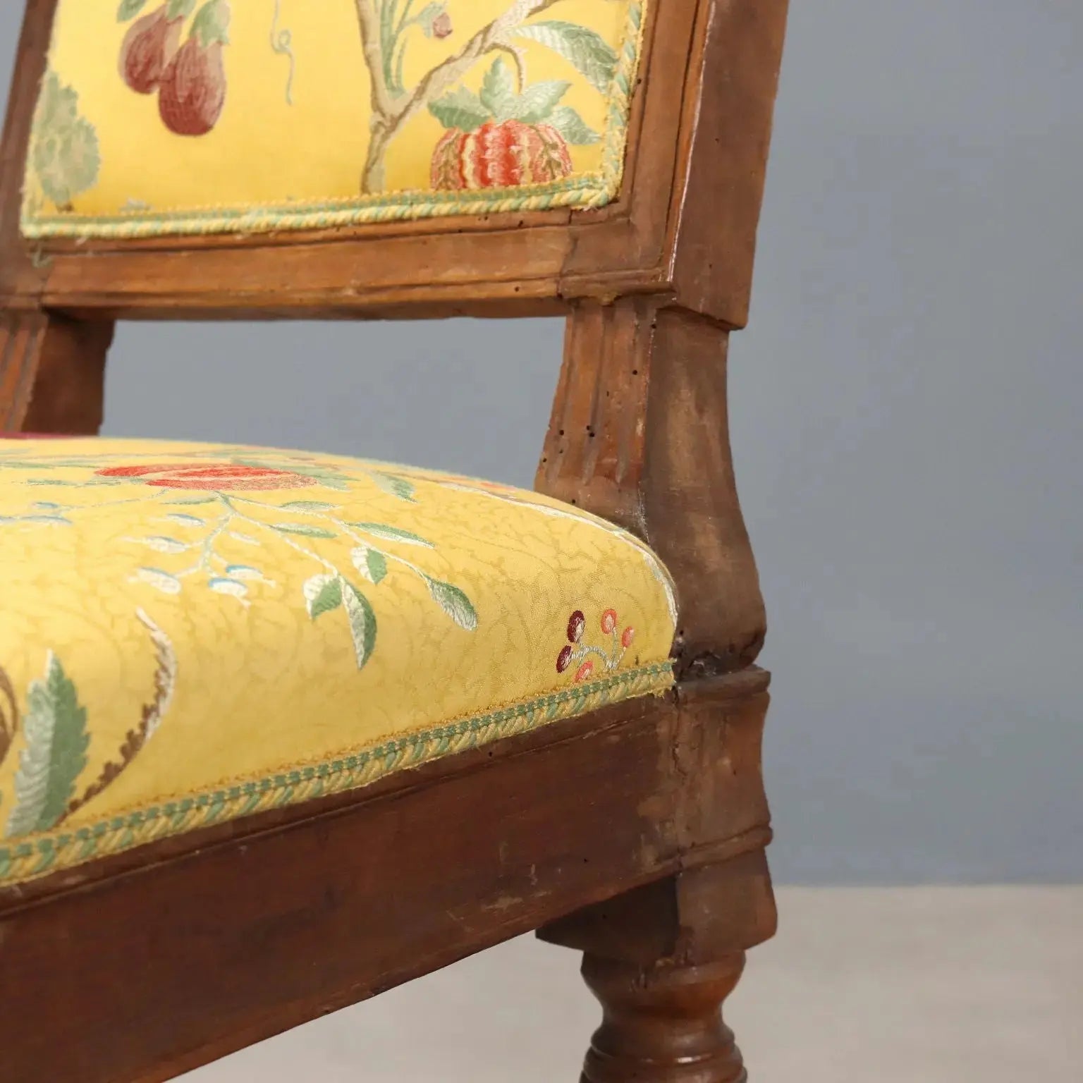 Antique Neoclassical Chairs Walnut Padding Italy XVIII Century