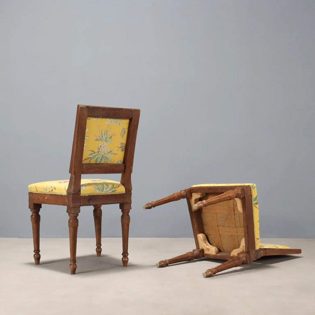 Antique Neoclassical Chairs Walnut Padding Italy XVIII Century