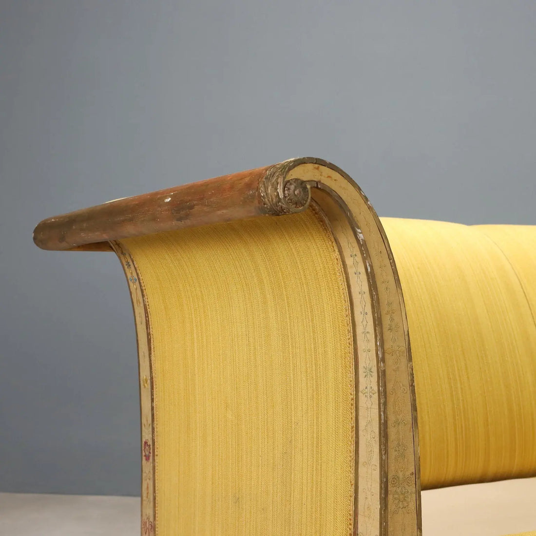 Neoclassical Gilded Wood Daybed - Italy 19th Century