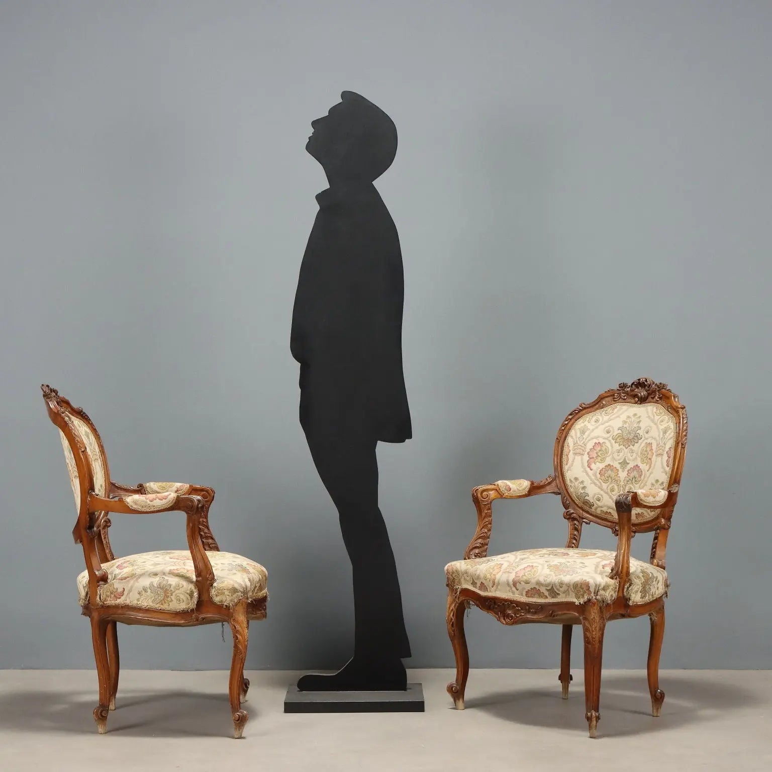 Pair of Walnut Armchairs Barocchetto Style