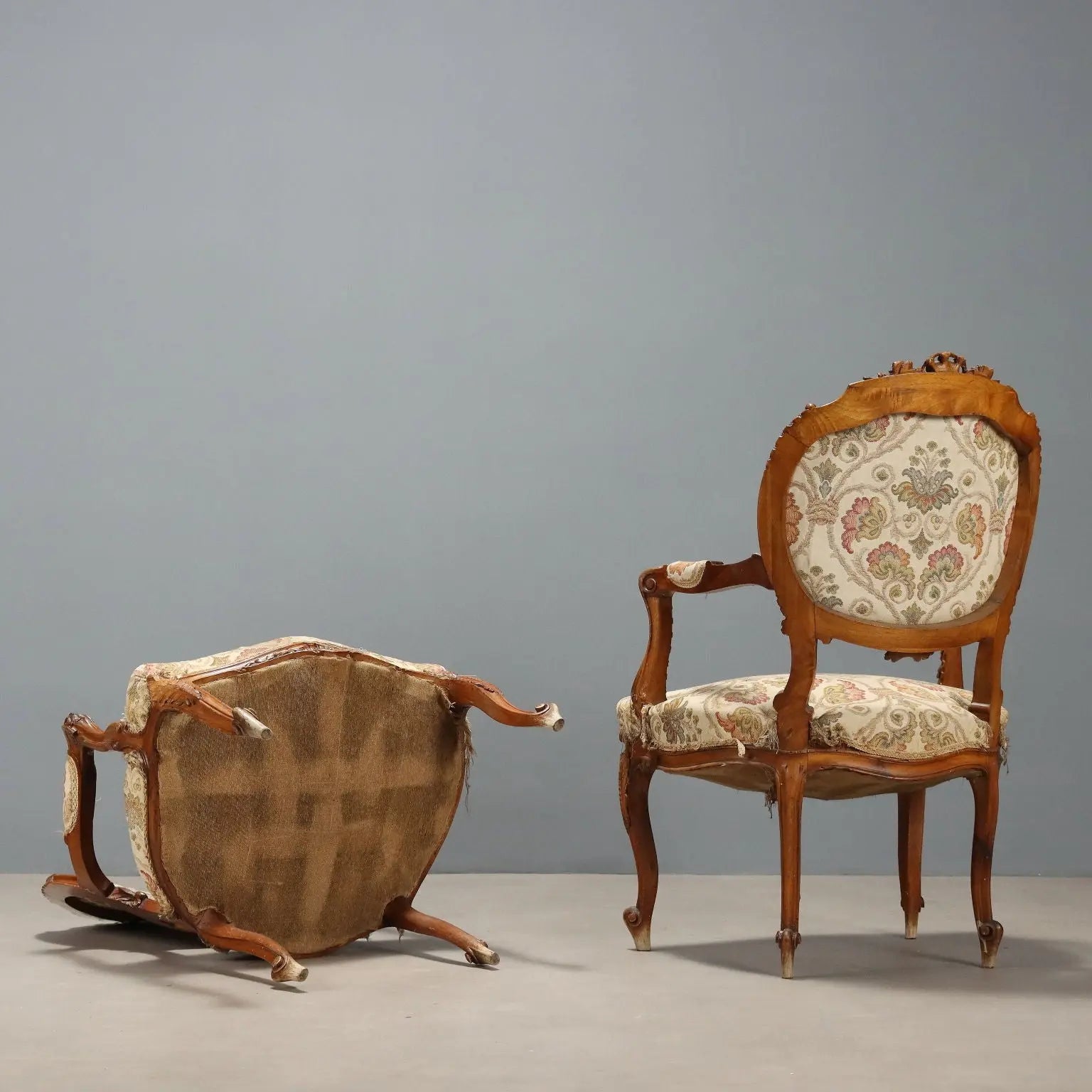 Pair of Walnut Armchairs Barocchetto Style