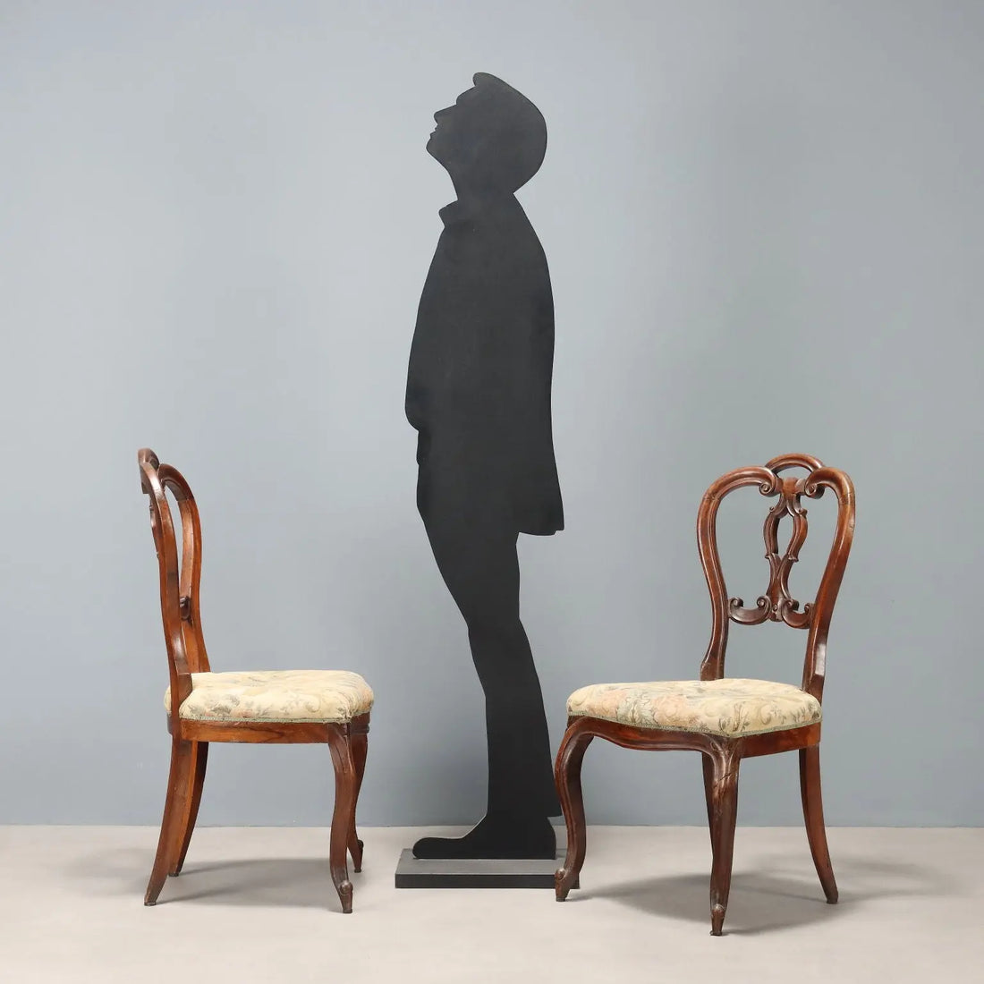 Luigi Filippo Walnut Chairs - Italy 19th Century